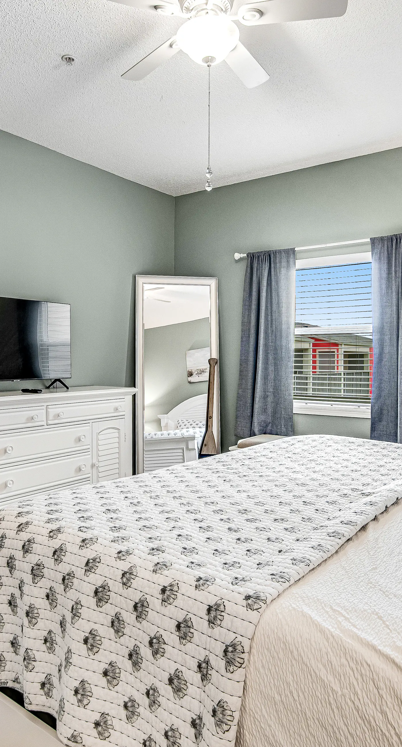 Cozy coastal condo with pool, fast WiFi, central AC, & easy beach access