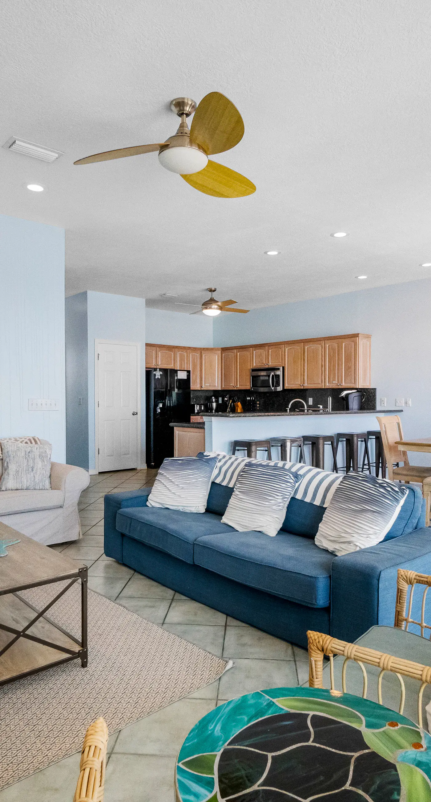 Beachfront townhome with ocean views, 2 balconies, W/D, & AC - dog-friendly
