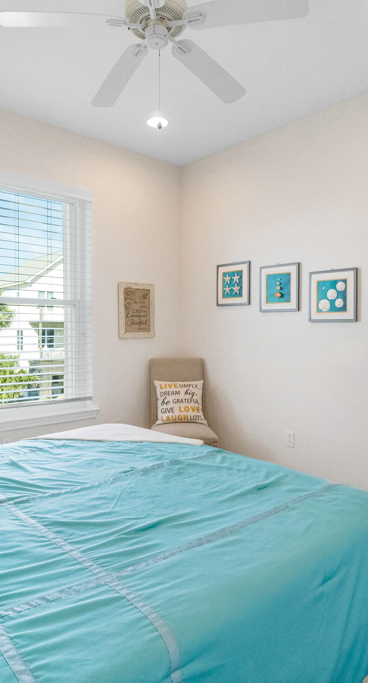 Beachfront townhome with ocean views, 2 balconies, W/D, & AC - dog-friendly