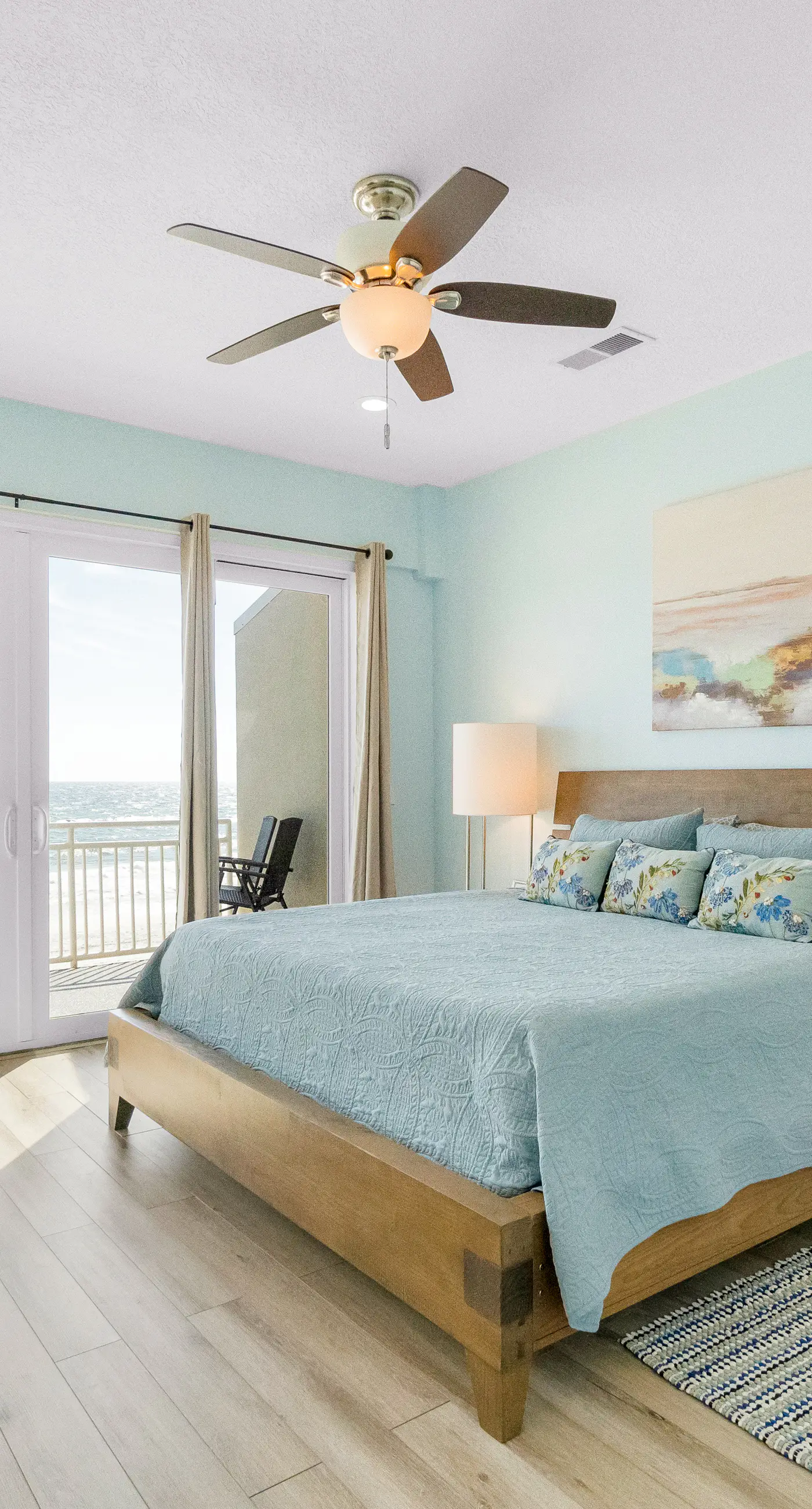 Beachfront townhome with ocean views, 2 balconies, W/D, & AC - dog-friendly