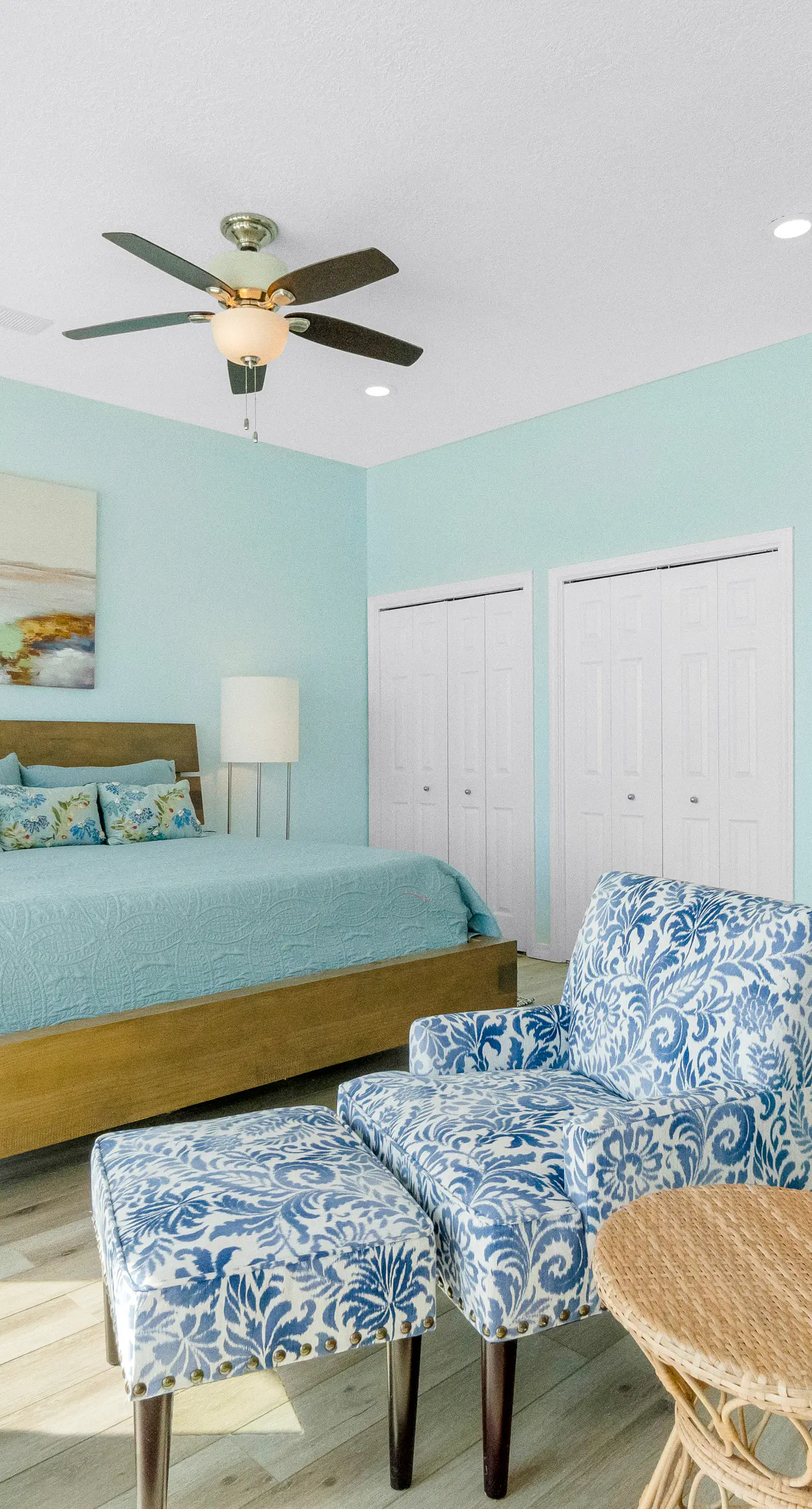 Beachfront townhome with ocean views, 2 balconies, W/D, & AC - dog-friendly