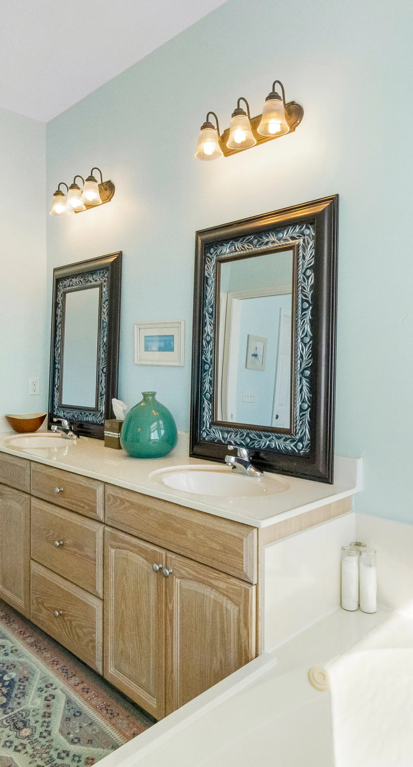 Beachfront townhome with ocean views, 2 balconies, W/D, & AC - dog-friendly