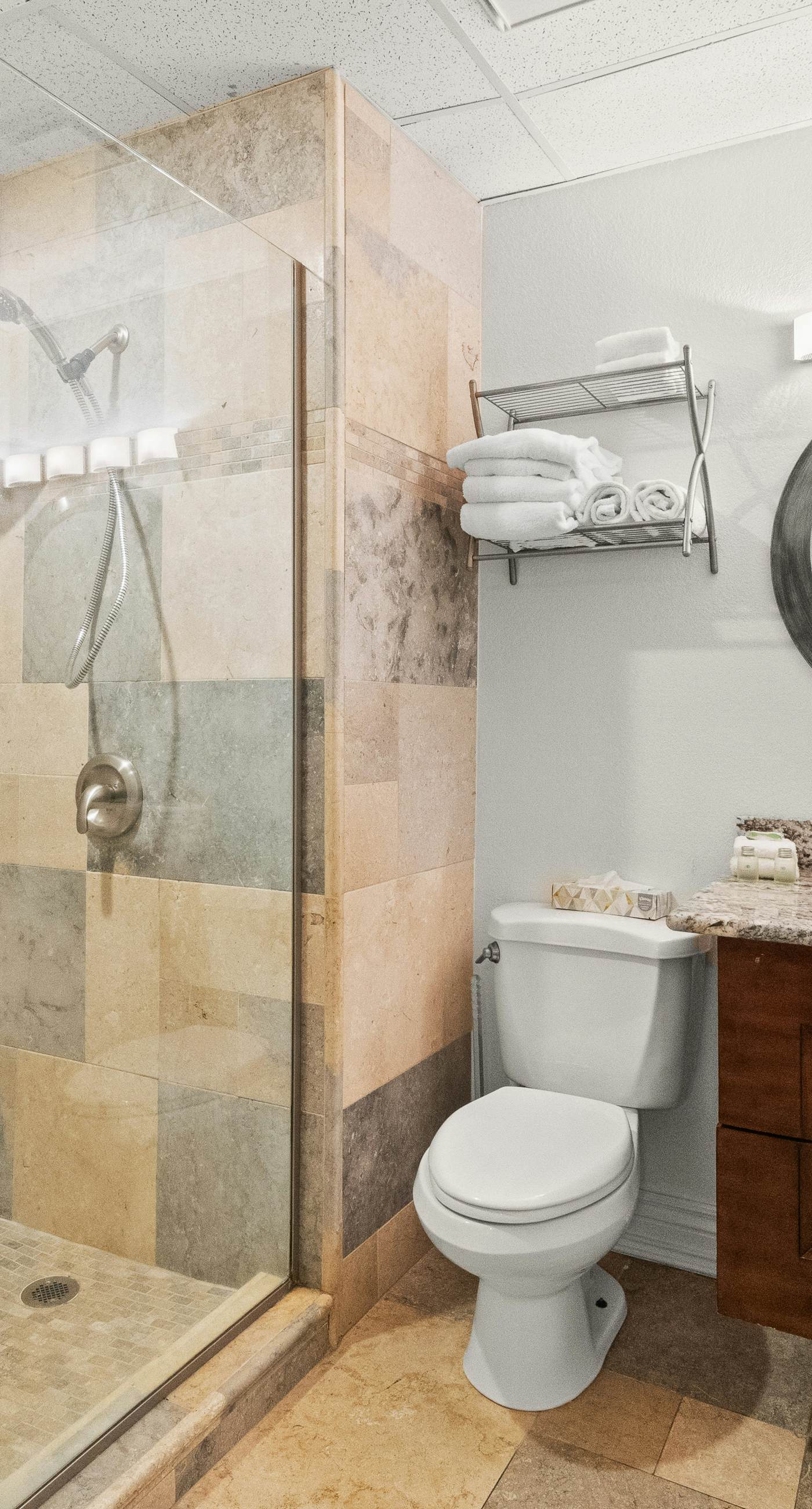 Beachfront condo with balcony, pool, hot tub, AC, & W/D - snowbirds welcome