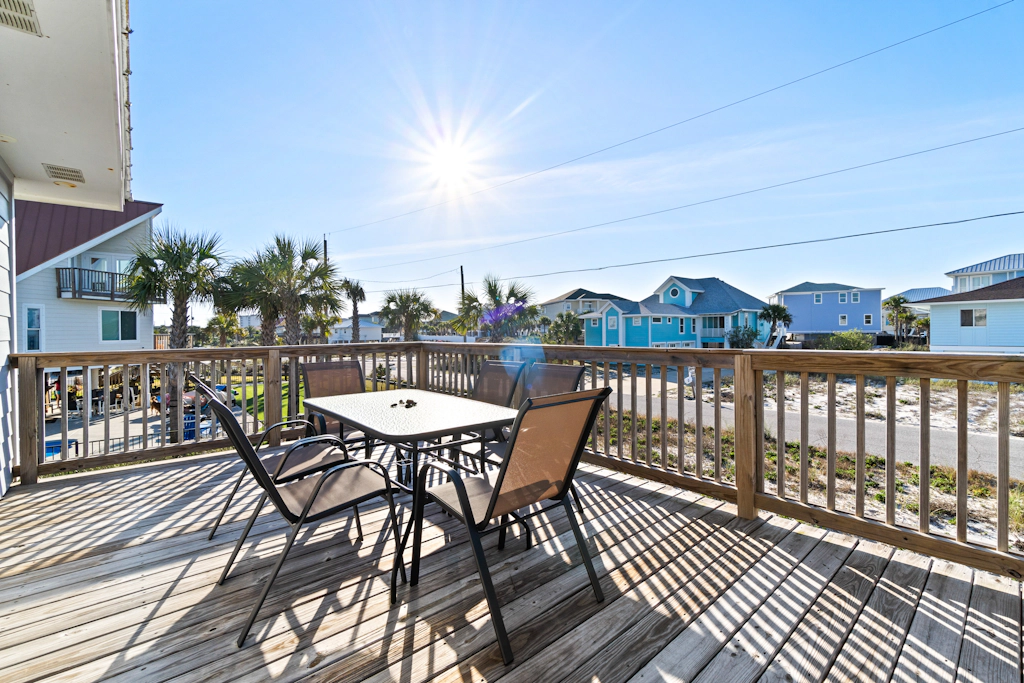 Welcoming stay near the beach with a large deck, washer/dryer, and central AC