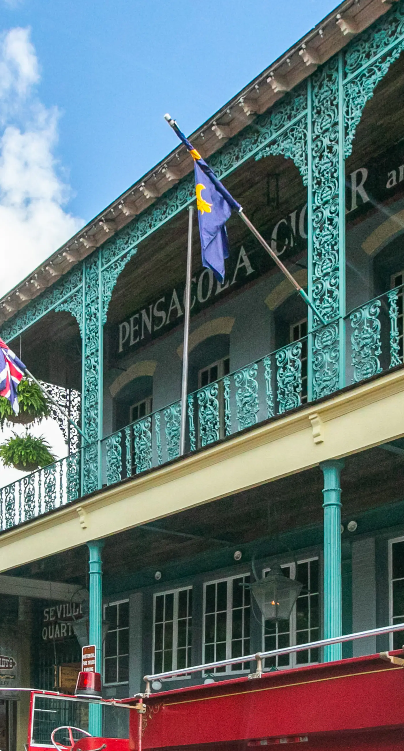 Stylish, dog-friendly townhome with firepit & enclosed yard - blocks to downtown