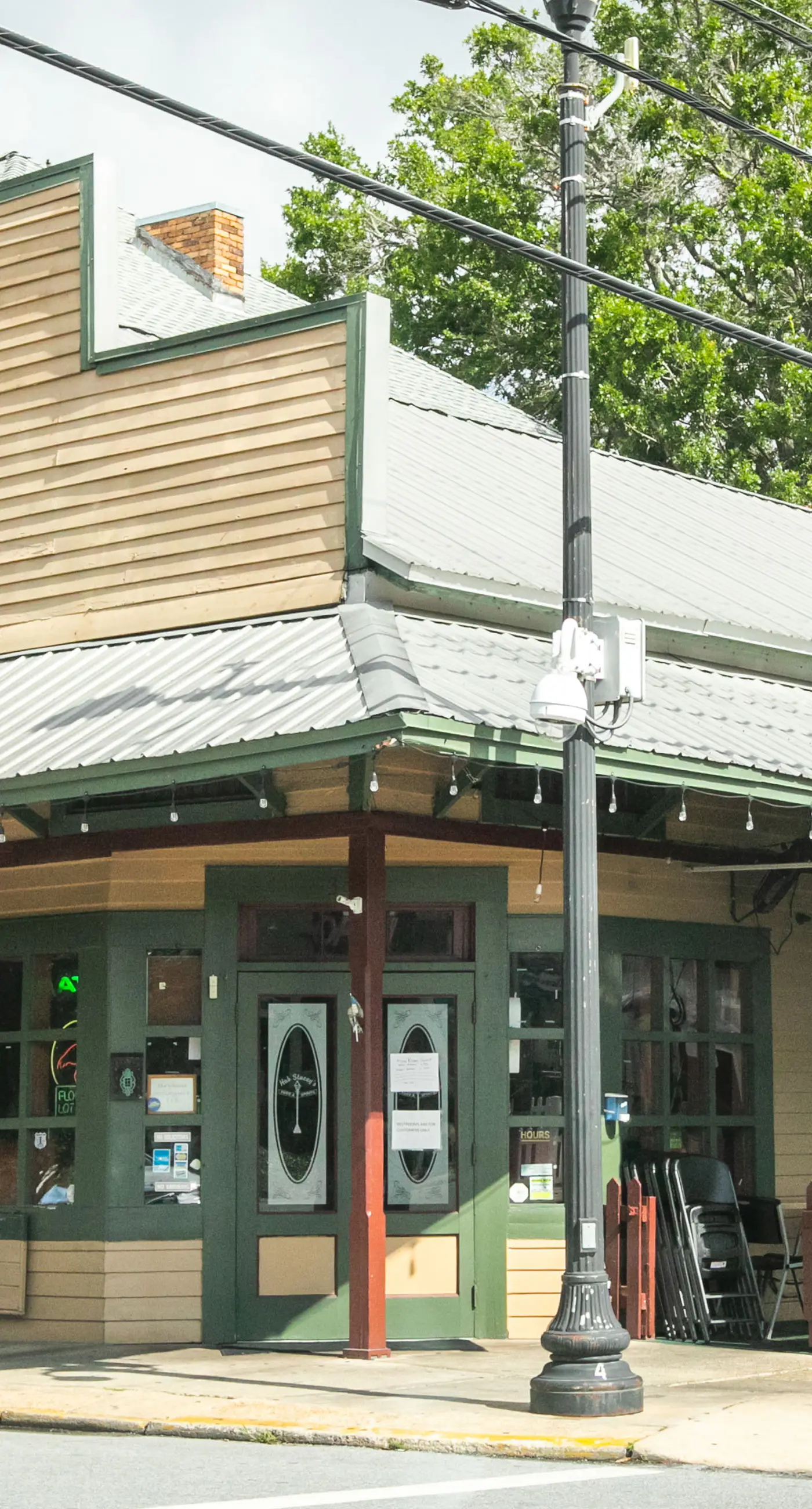 Stylish, dog-friendly townhome with firepit & enclosed yard - blocks to downtown