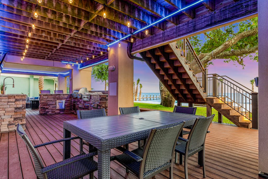 Delightful escape on the sound with beach access, dock, furnished deck, and WiFi