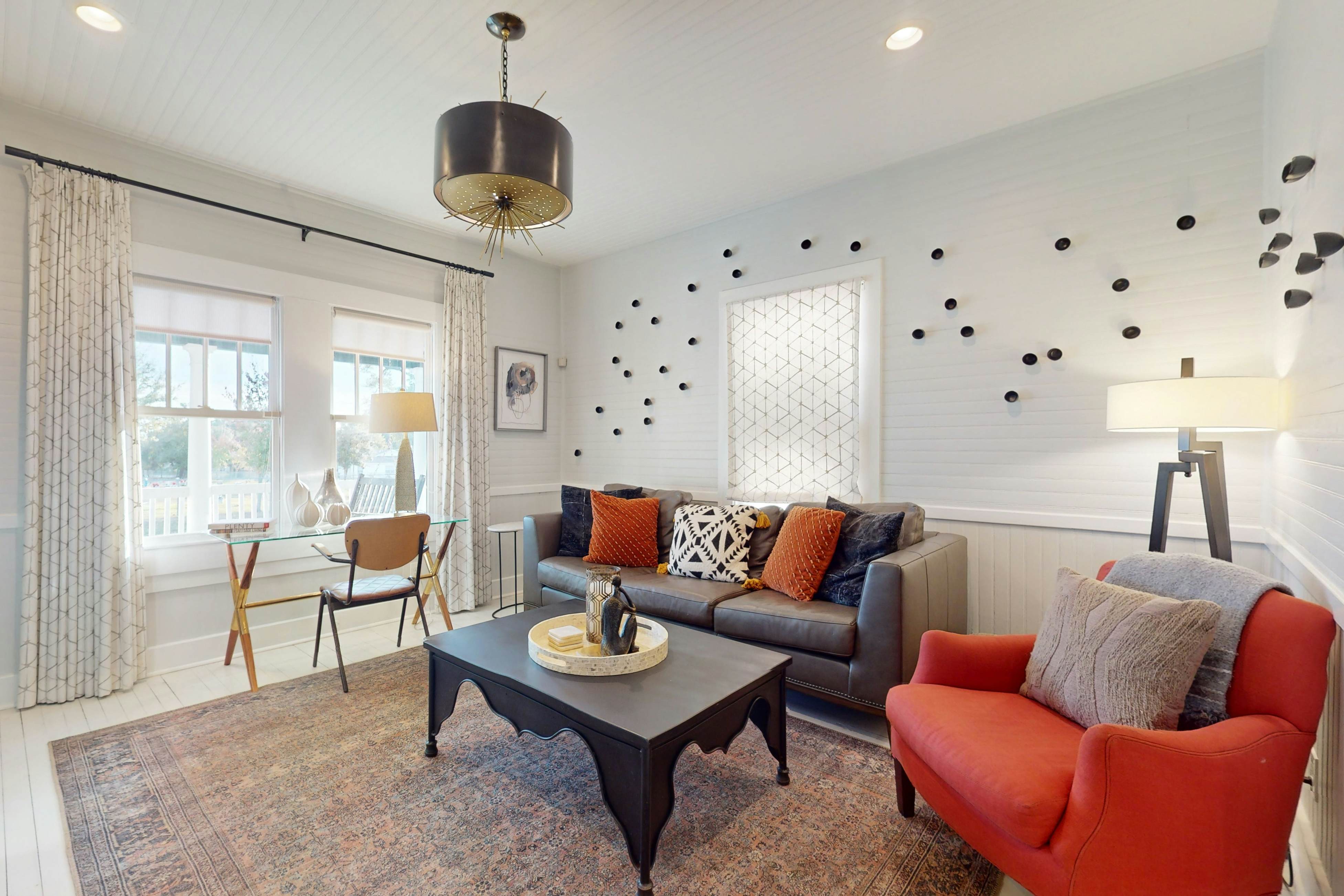 Historic downtown cottage with high-speed WiFi and central AC - dogs okay