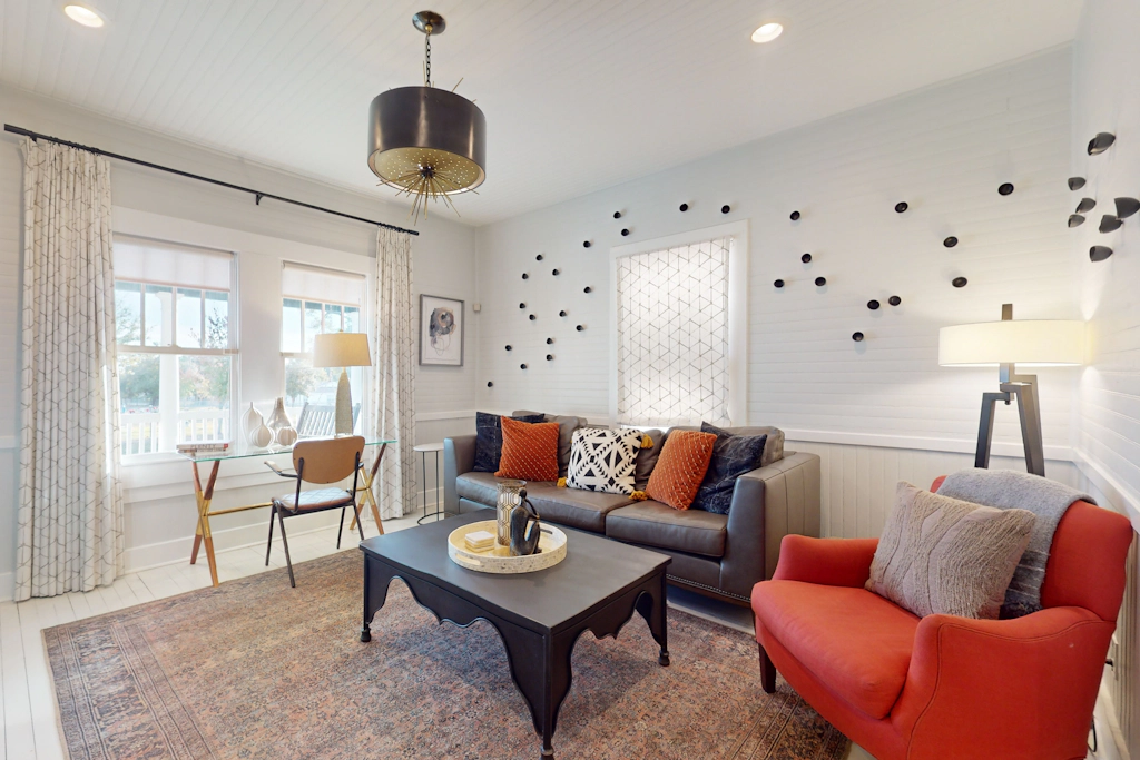 Historic downtown cottage with high-speed WiFi and central AC - dogs okay