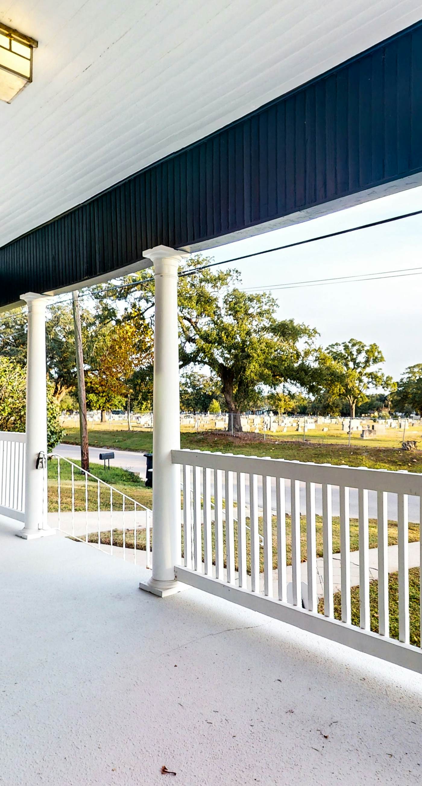 Historic downtown cottage with high-speed WiFi and central AC - dogs okay
