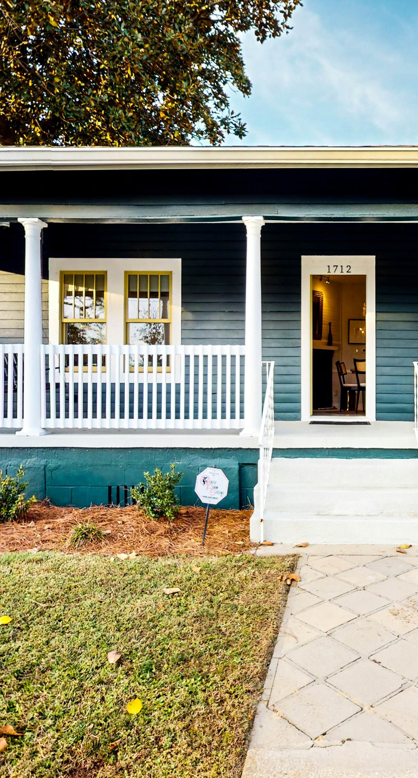 Historic downtown cottage with high-speed WiFi and central AC - dogs okay