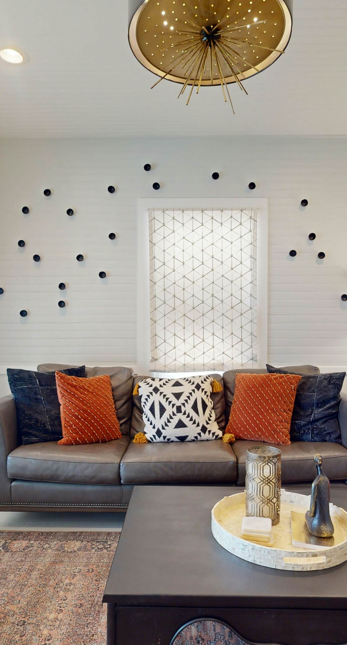 Historic downtown cottage with high-speed WiFi and central AC - dogs okay