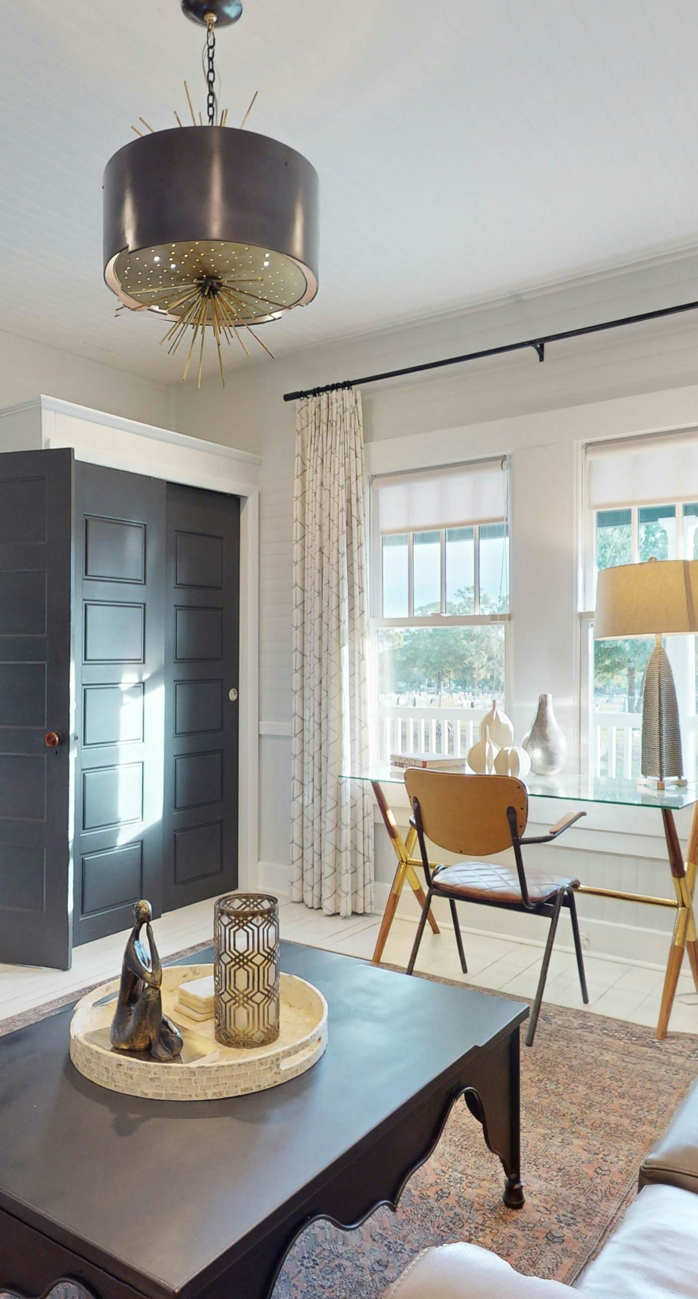 Historic downtown cottage with high-speed WiFi and central AC - dogs okay