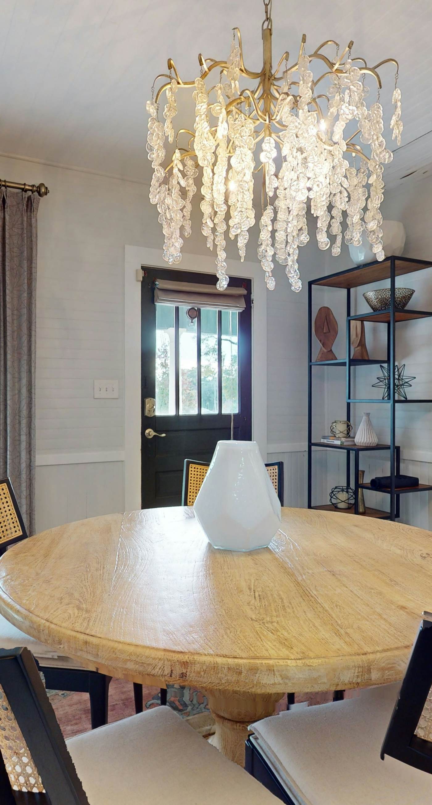 Historic downtown cottage with high-speed WiFi and central AC - dogs okay