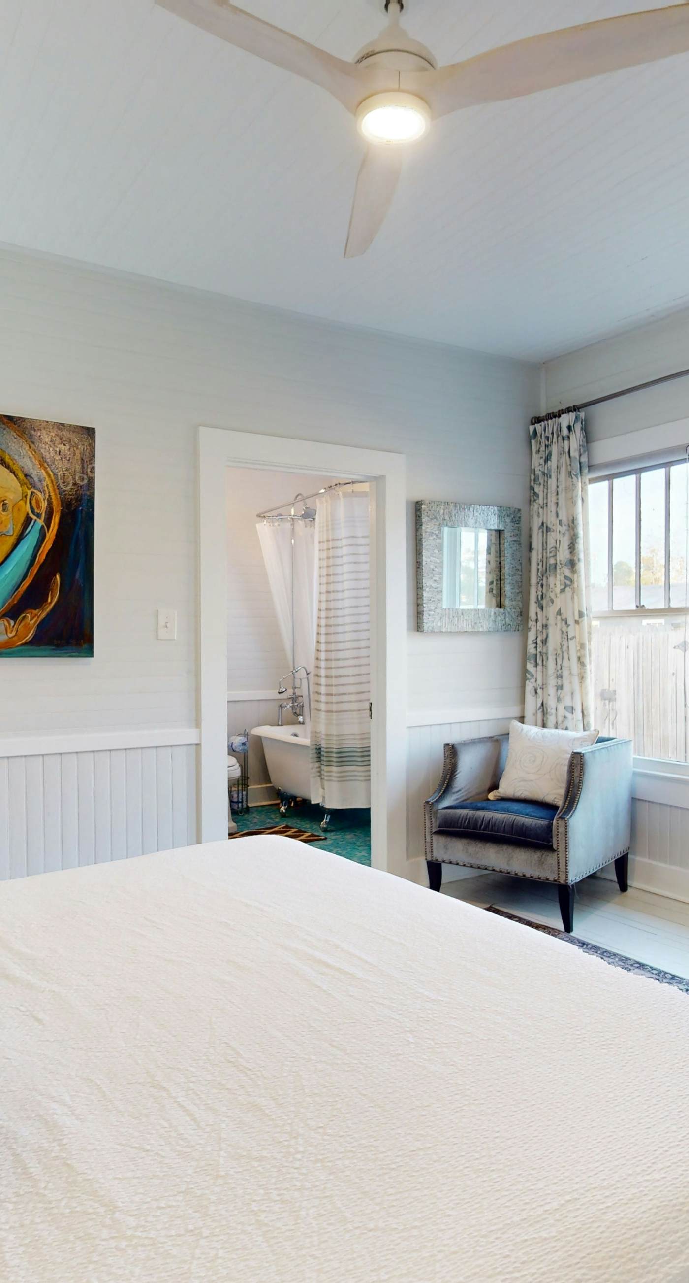 Historic downtown cottage with high-speed WiFi and central AC - dogs okay