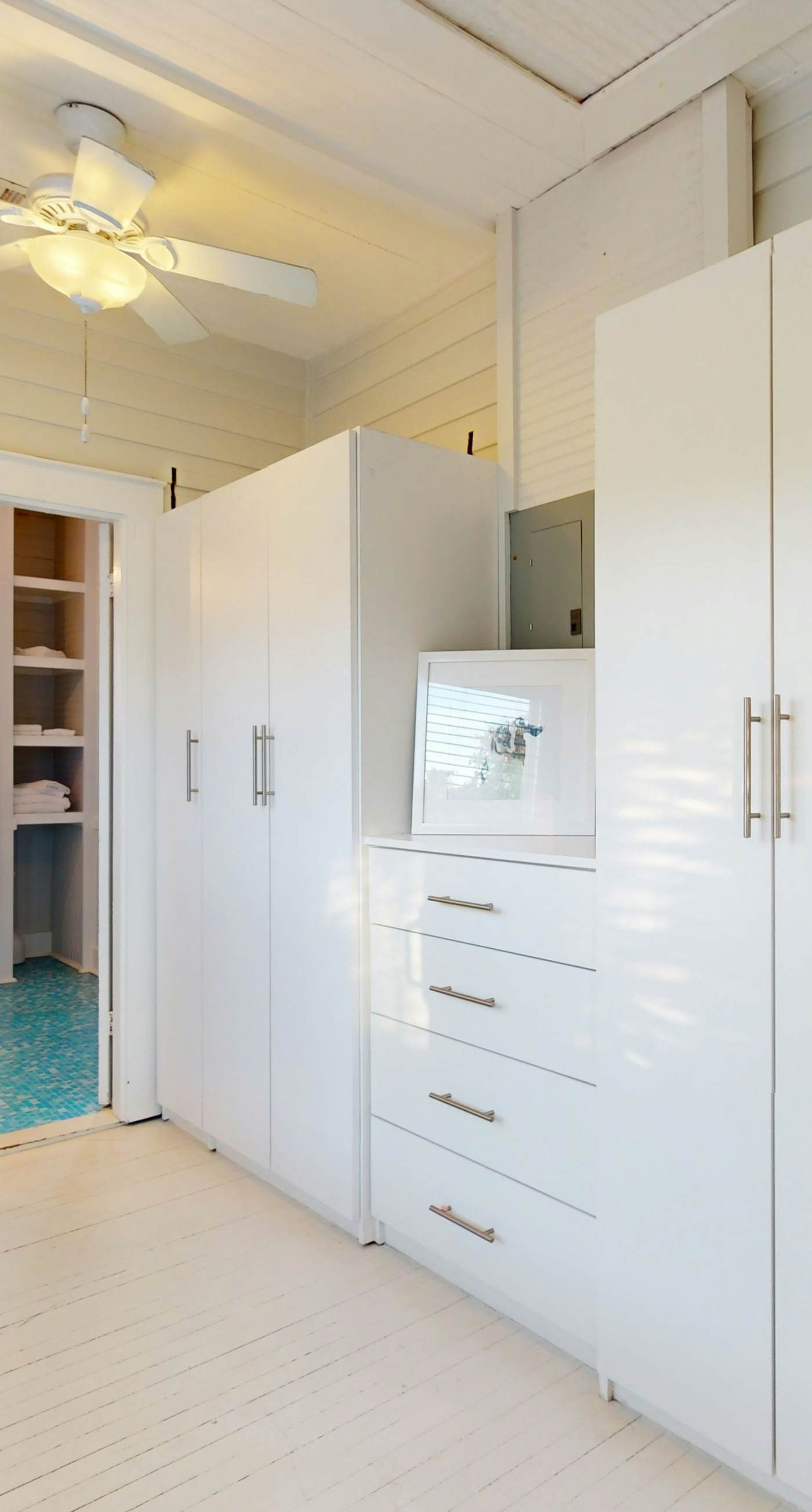 Historic downtown cottage with high-speed WiFi and central AC - dogs okay