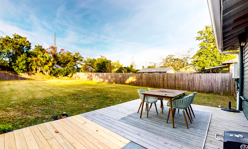 Historic downtown cottage with high-speed WiFi and central AC - dogs okay