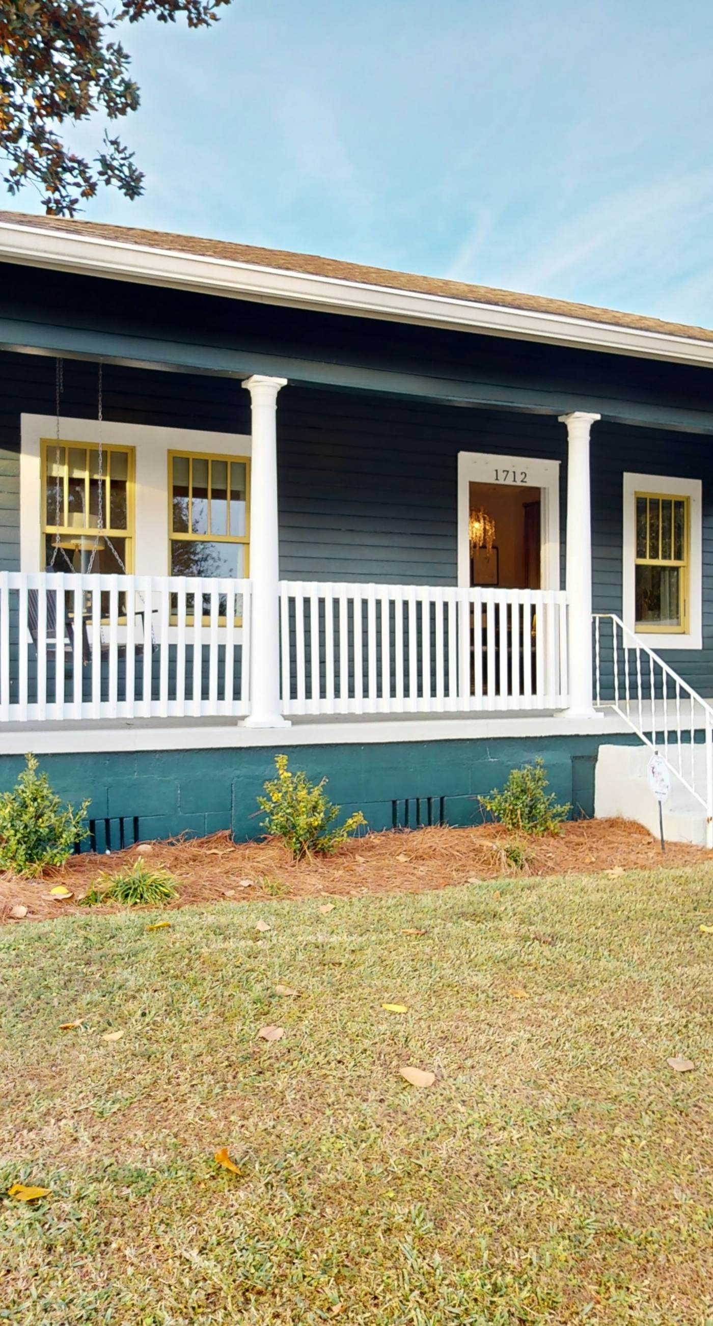 Historic downtown cottage with high-speed WiFi and central AC - dogs okay