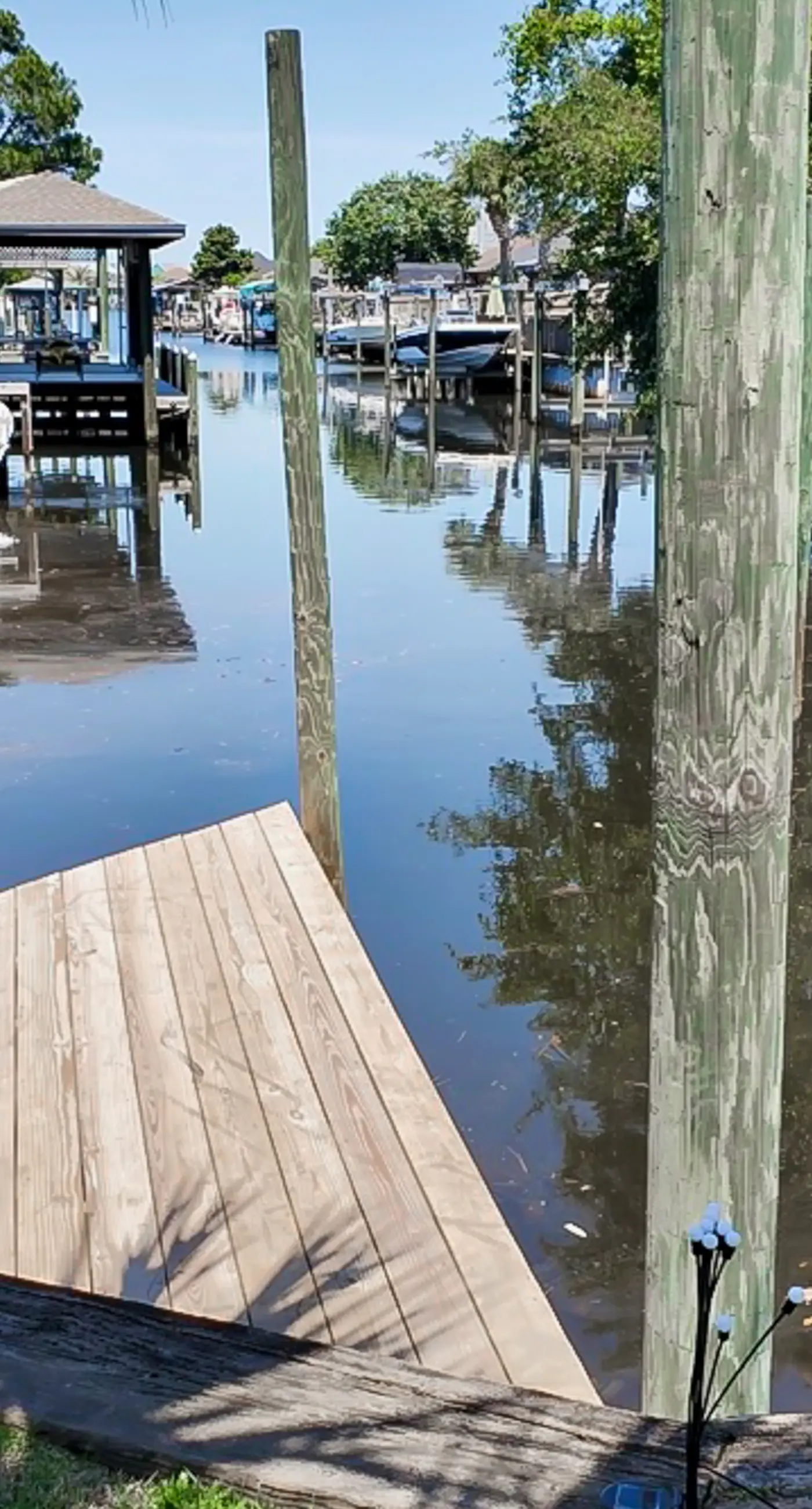 Gorgeous coastal home with plenty of space, dock and outdoor area