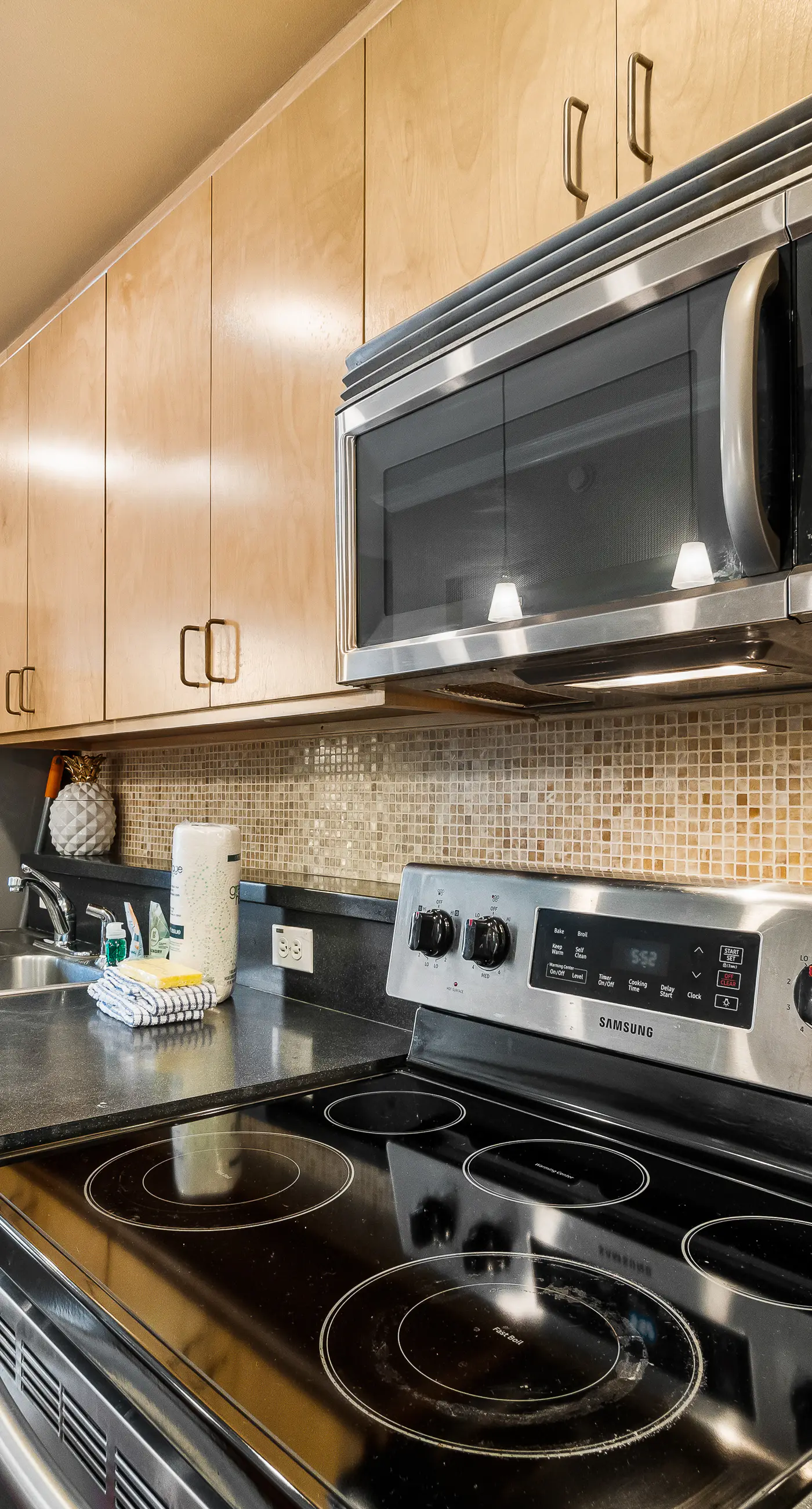 Hip & vibrant townhome near downtown with private patio, grill, AC, and WiFi