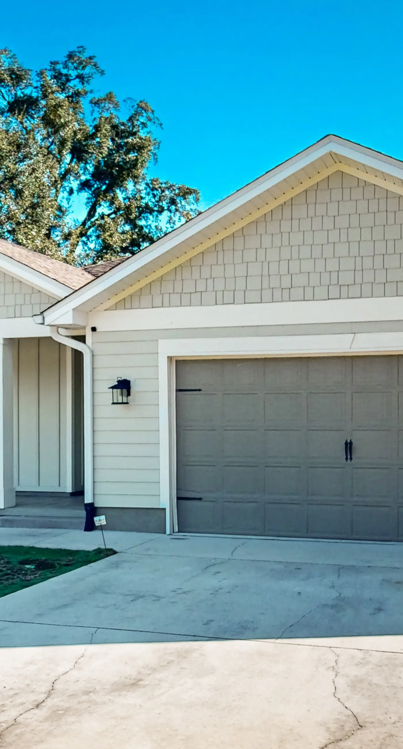 Contemporary dog-friendly retreat with pool & patio - near shops & attractions