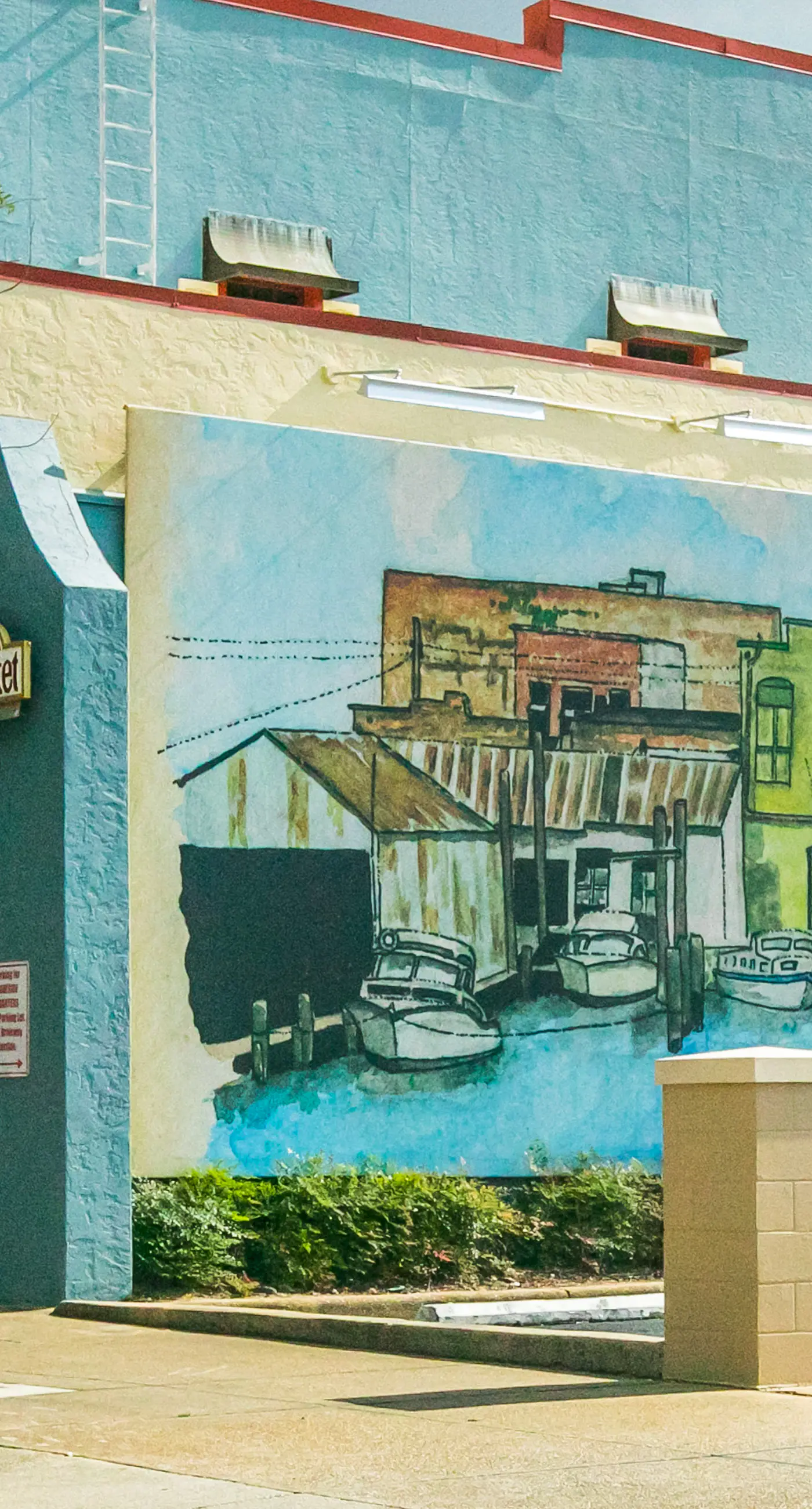 Contemporary dog-friendly retreat with pool & patio - near shops & attractions