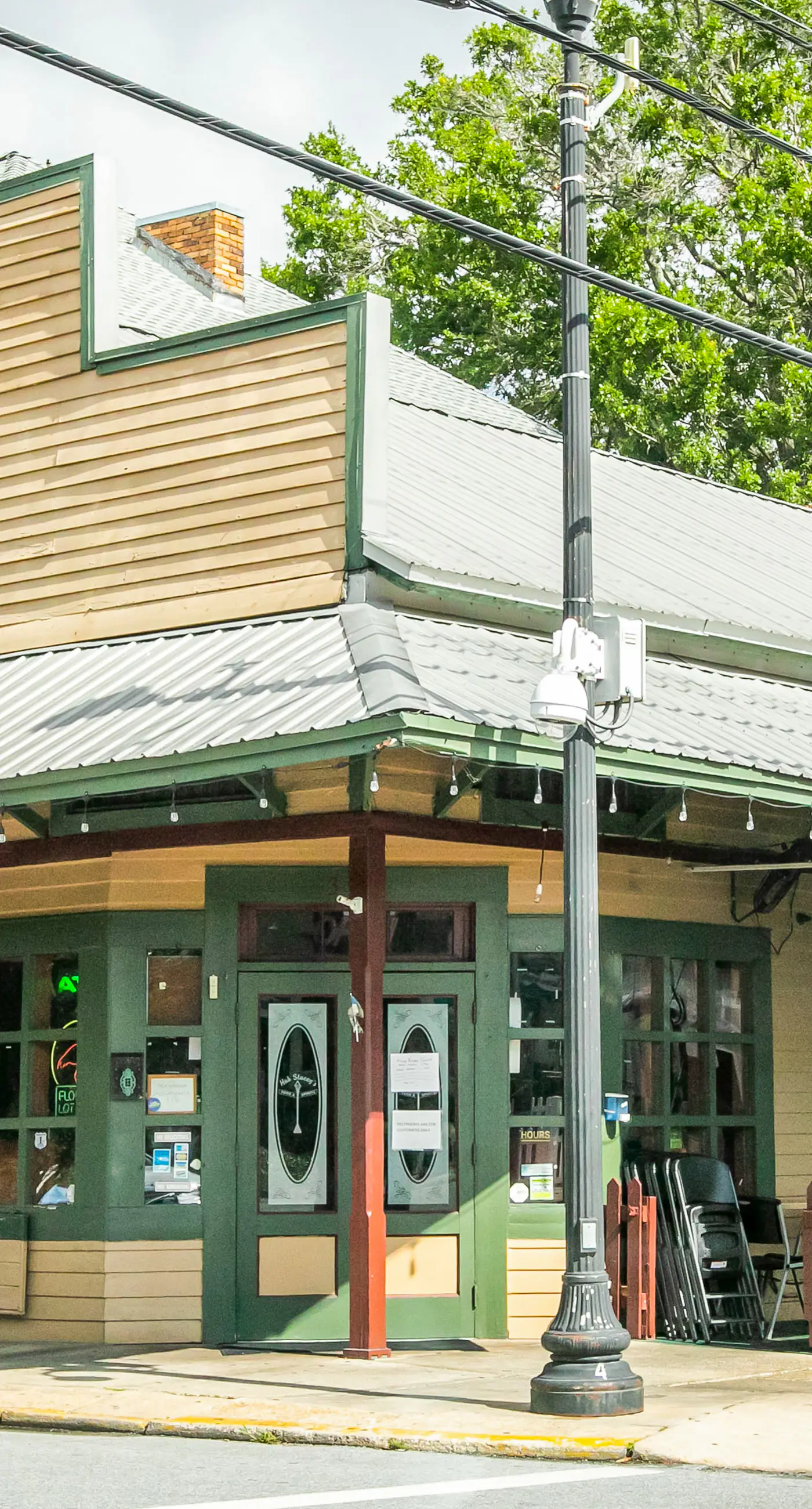 Contemporary dog-friendly retreat with pool & patio - near shops & attractions