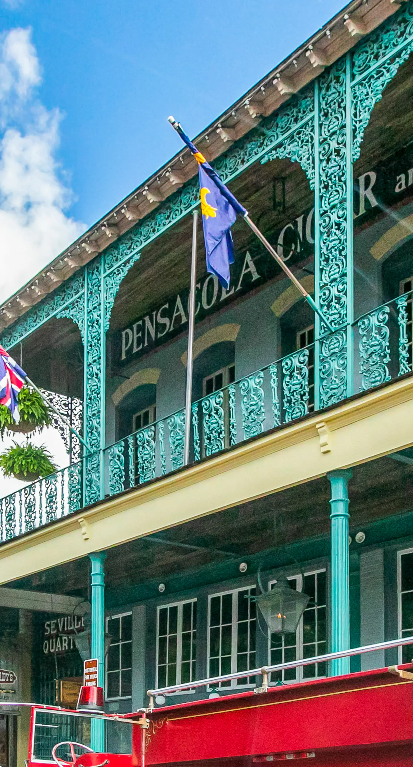 Contemporary dog-friendly retreat with pool & patio - near shops & attractions