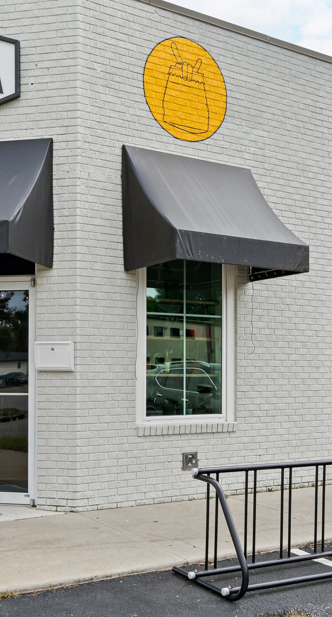 Contemporary dog-friendly retreat with pool & patio - near shops & attractions