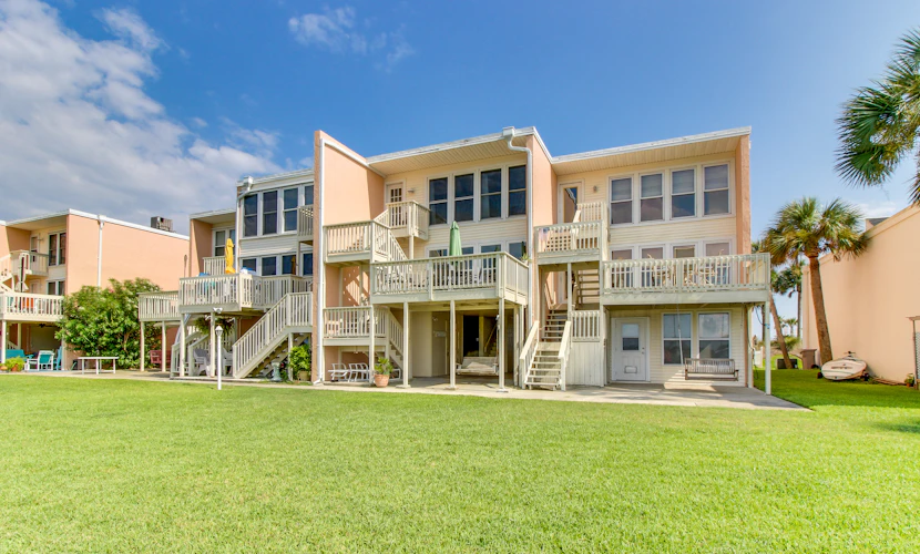 Bayfront Home - Steps from the Beach & Close to Local Attractions