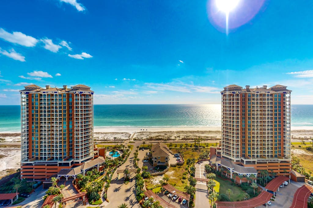 Gorgeous Resort Condo with Gulf Views, Shared Hot Tub, Pools, & Gym