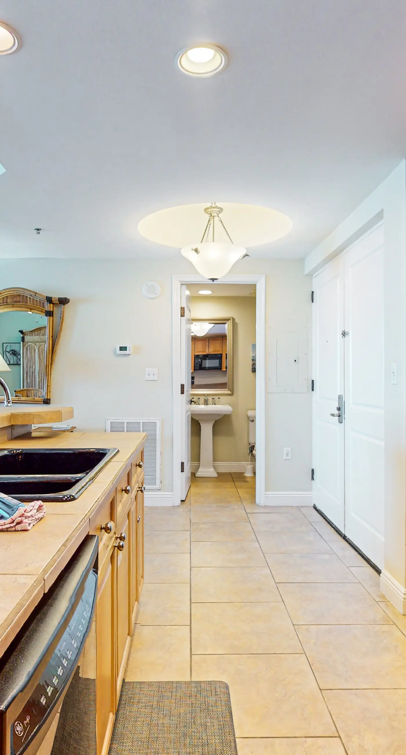 Gorgeous Resort Condo with Gulf Views, Shared Hot Tub, Pools, & Gym