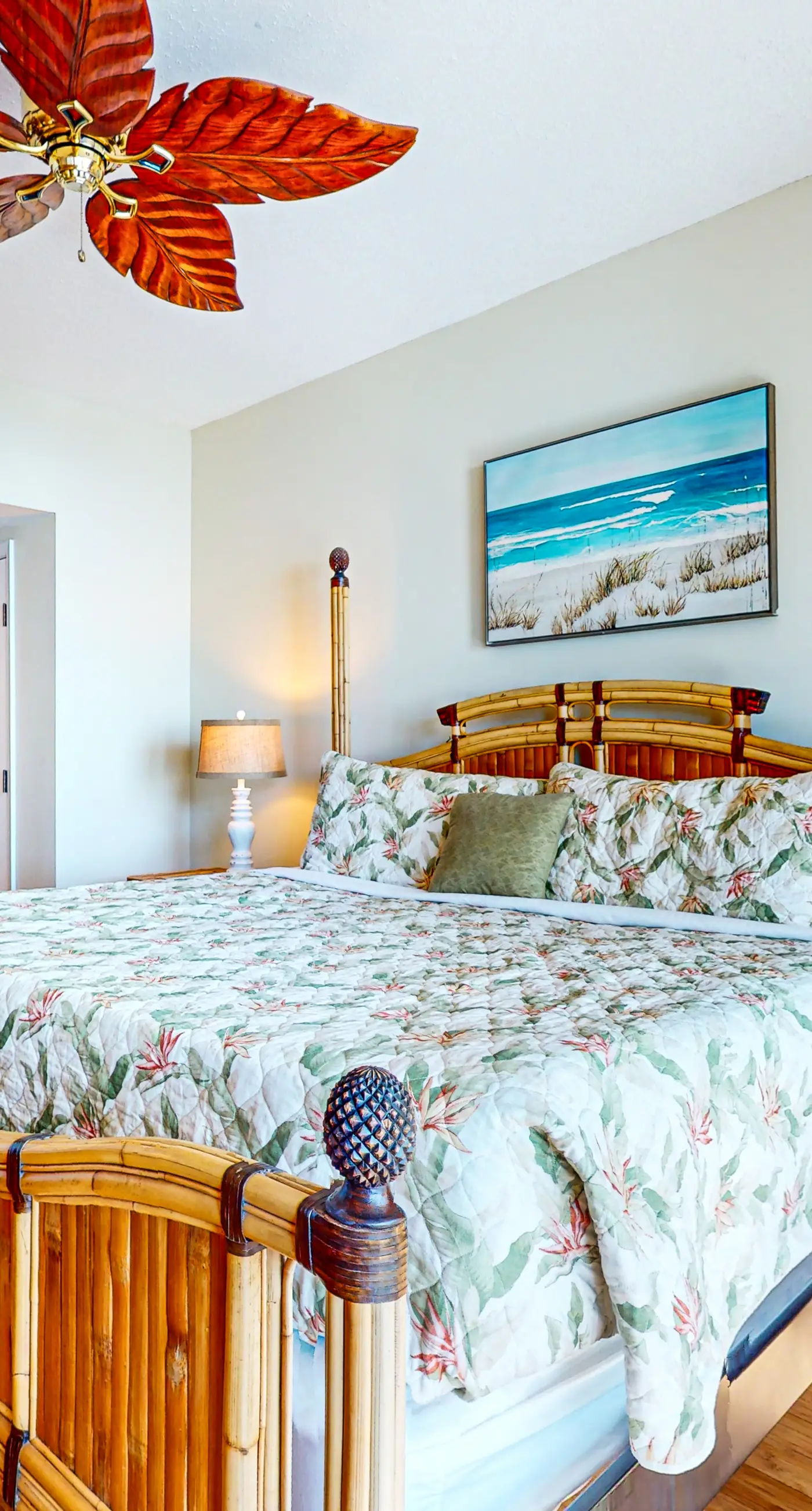 Gorgeous Resort Condo with Gulf Views, Shared Hot Tub, Pools, & Gym