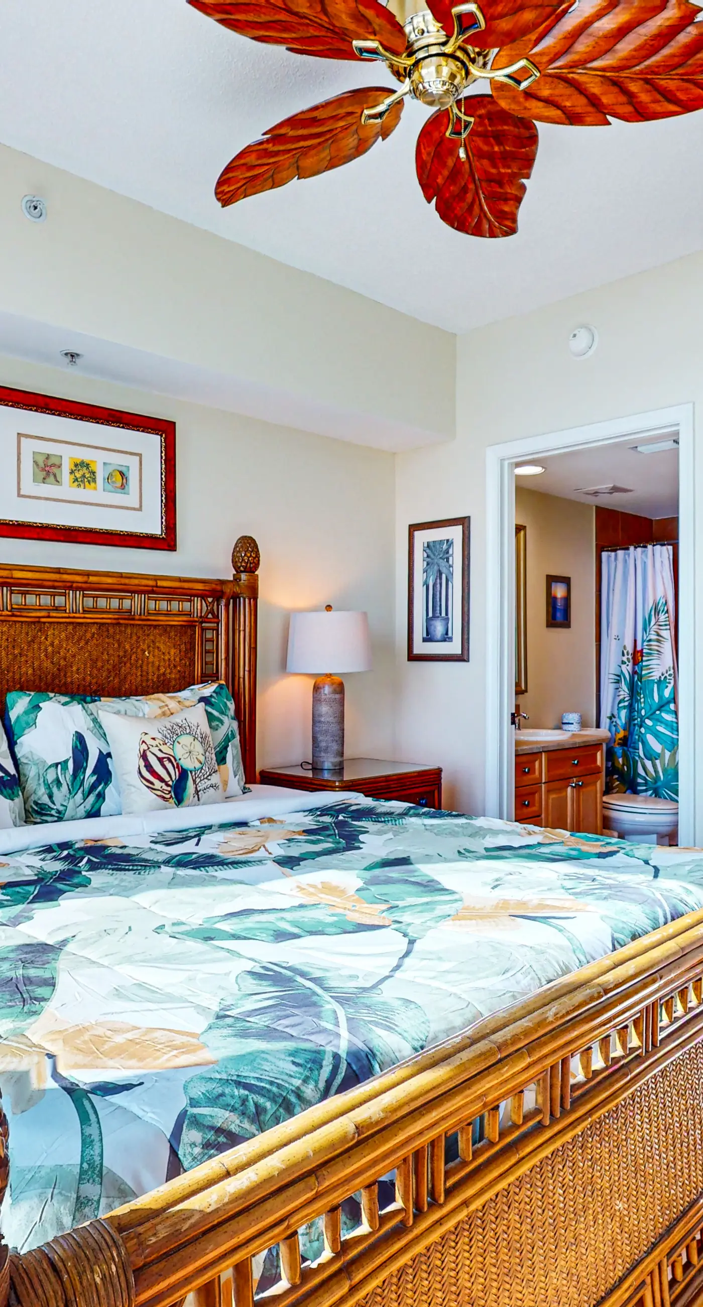 Gorgeous Resort Condo with Gulf Views, Shared Hot Tub, Pools, & Gym