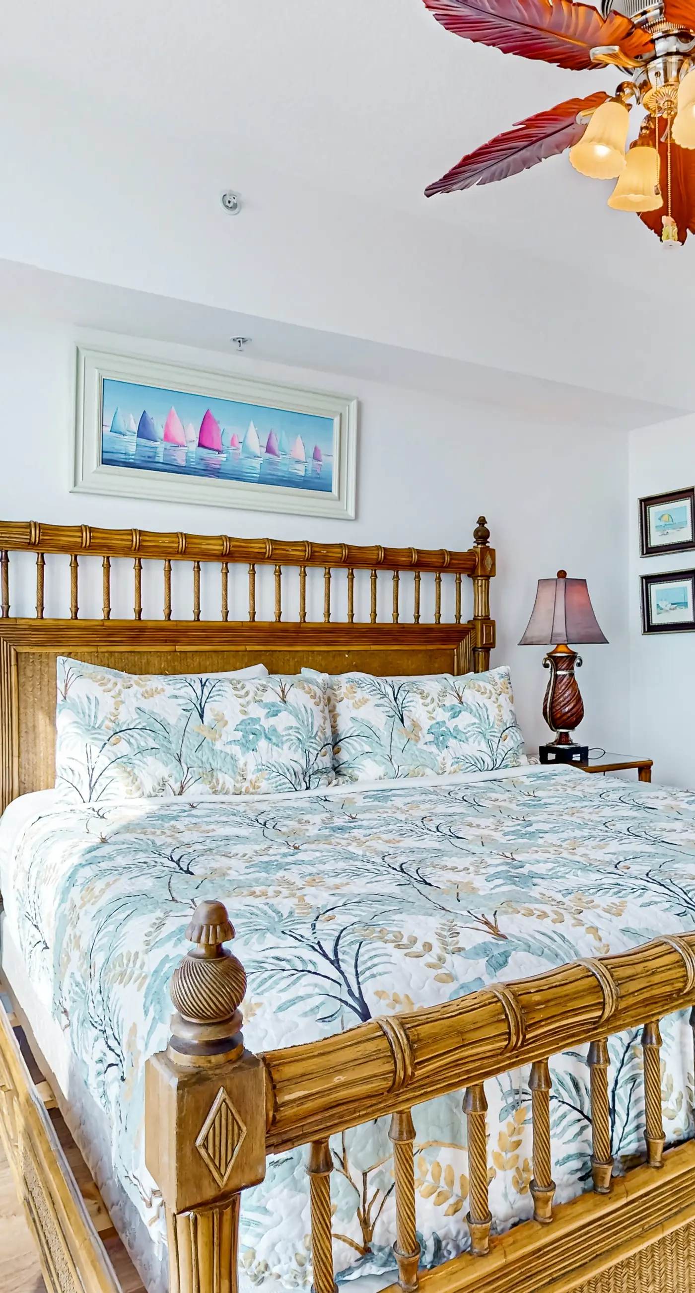 Waterfront condo with WiFi, washer/dryer, pools, fitness room, & beach access