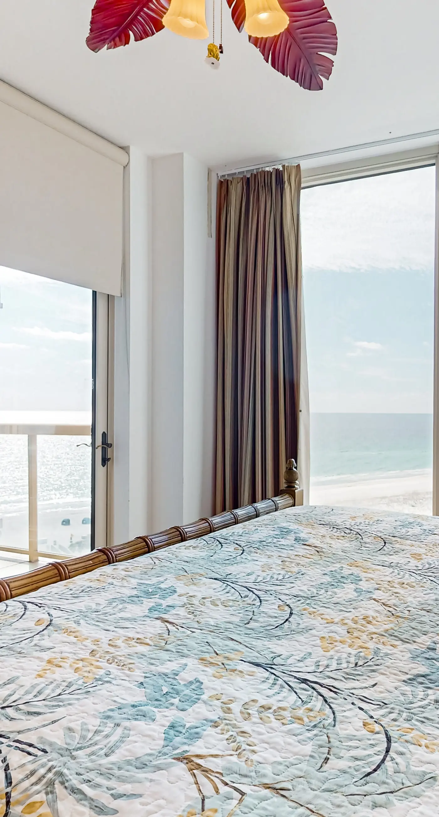 Waterfront condo with WiFi, washer/dryer, pools, fitness room, & beach access