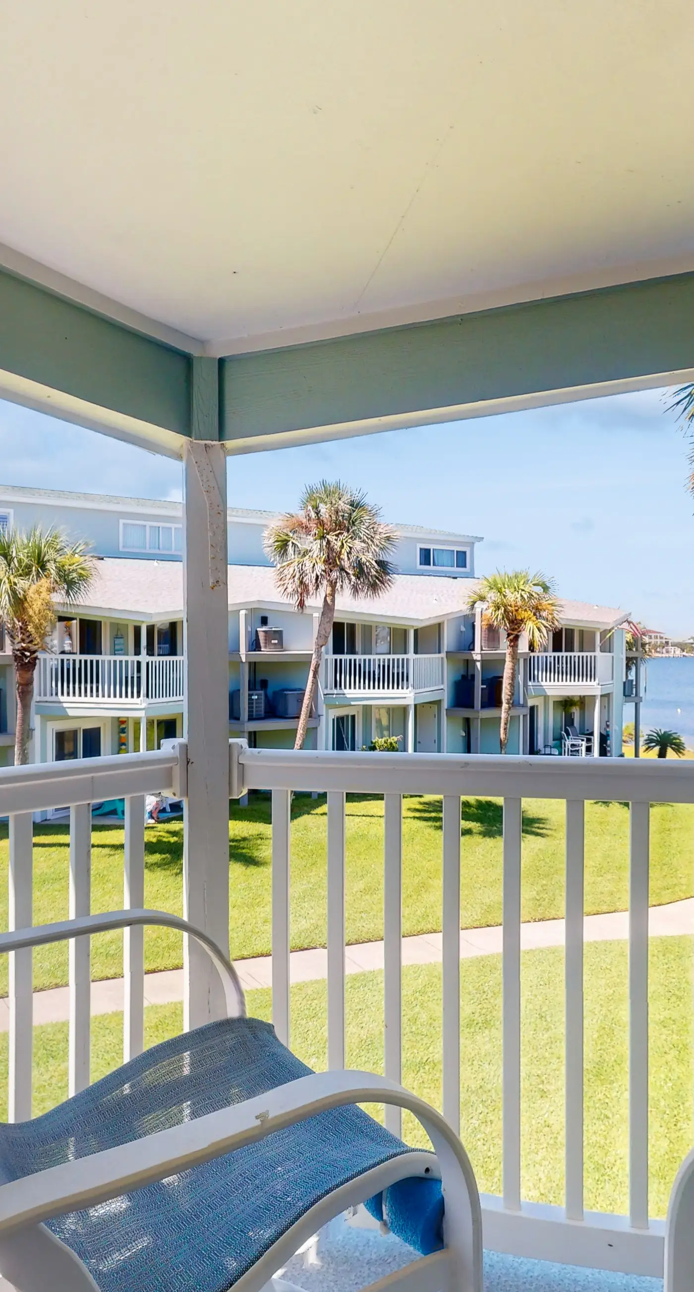 Comfy Coastal Condo w/ Gorgeous Bay Views & Nearby Beach Access