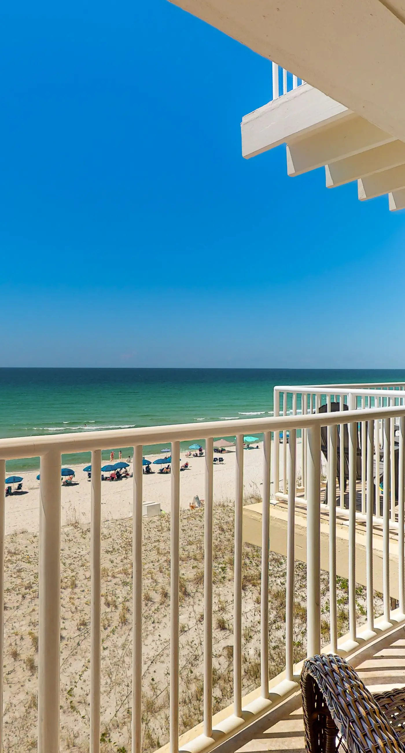 Family-friendly, beachfront condo w/shared outdoor pool, hot tub, & beach access
