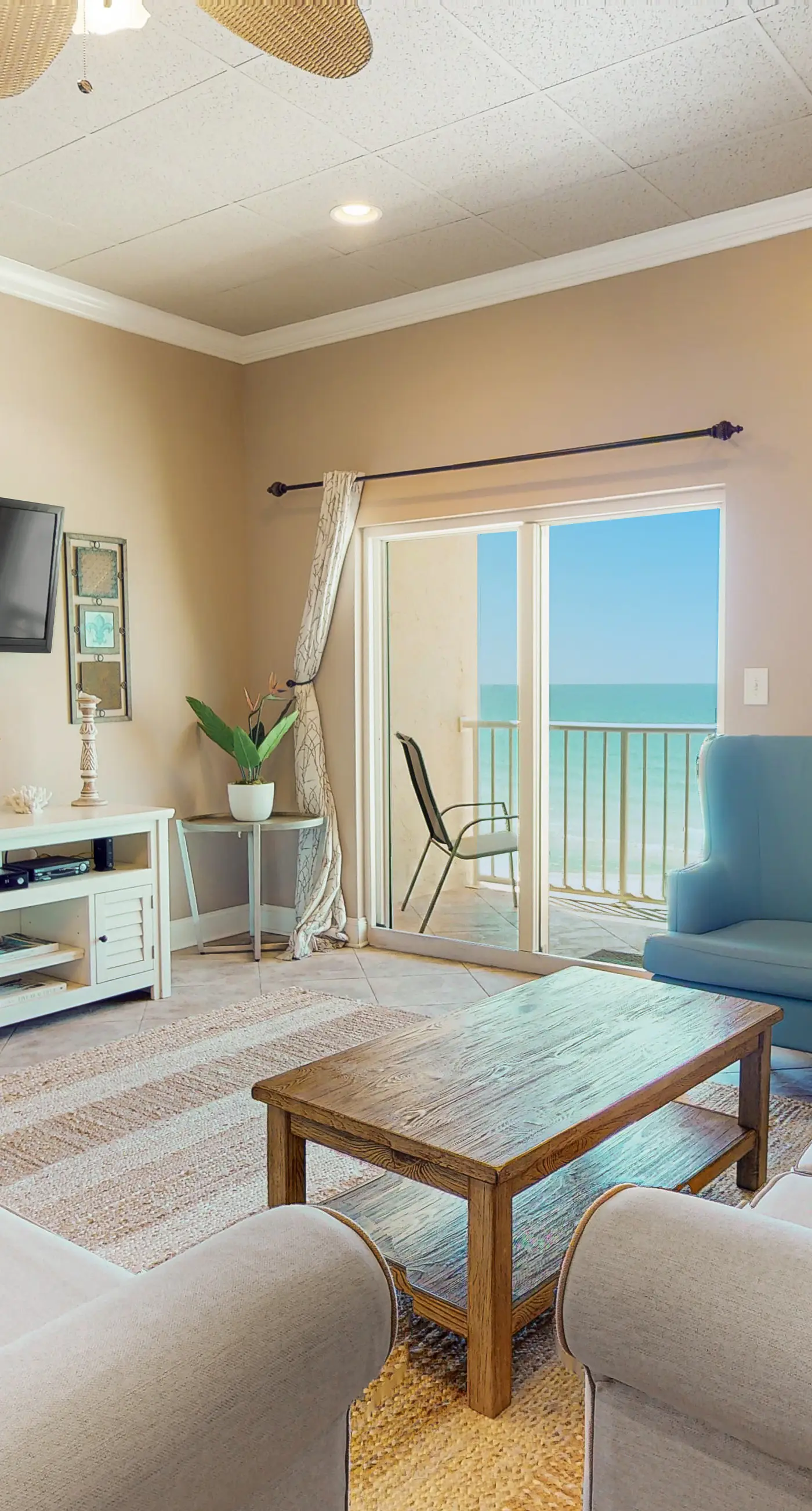 Family-friendly, beachfront condo w/shared outdoor pool, hot tub, & beach access