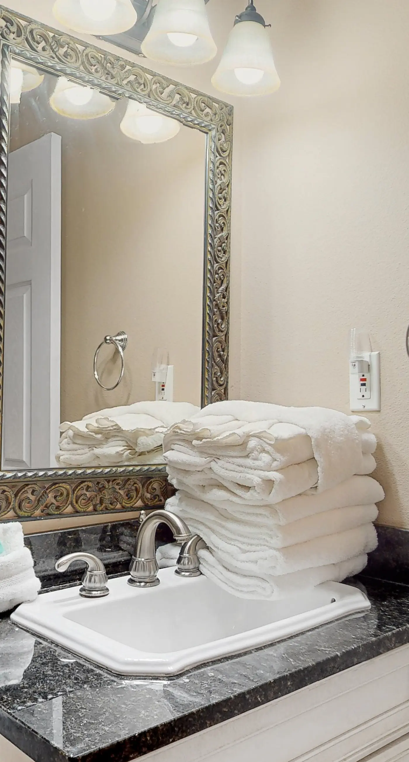 Family-friendly, beachfront condo w/shared outdoor pool, hot tub, & beach access