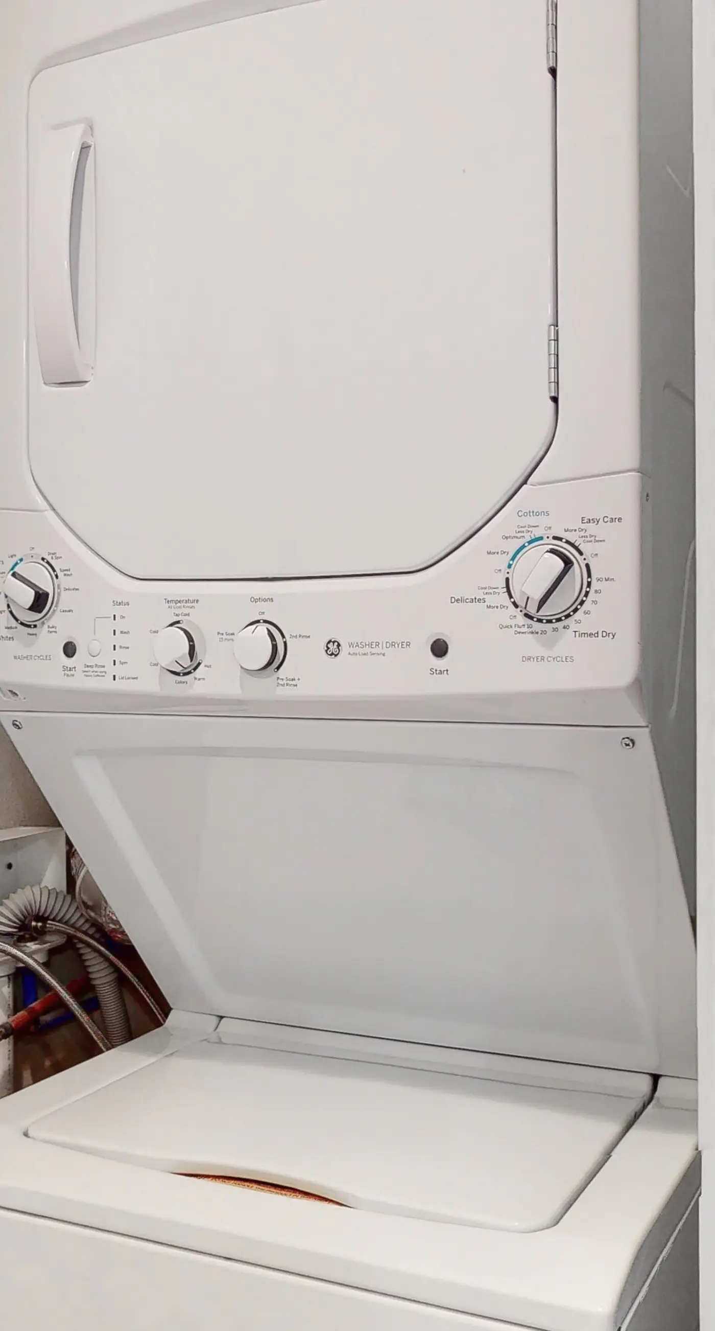 Family-friendly, beachfront condo w/shared outdoor pool, hot tub, & beach access