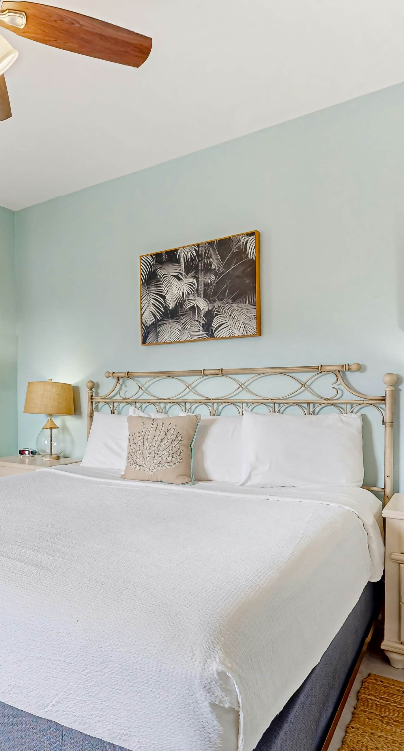 Condo with partial bay view, onsite fishing dock, beach access, & shared pool