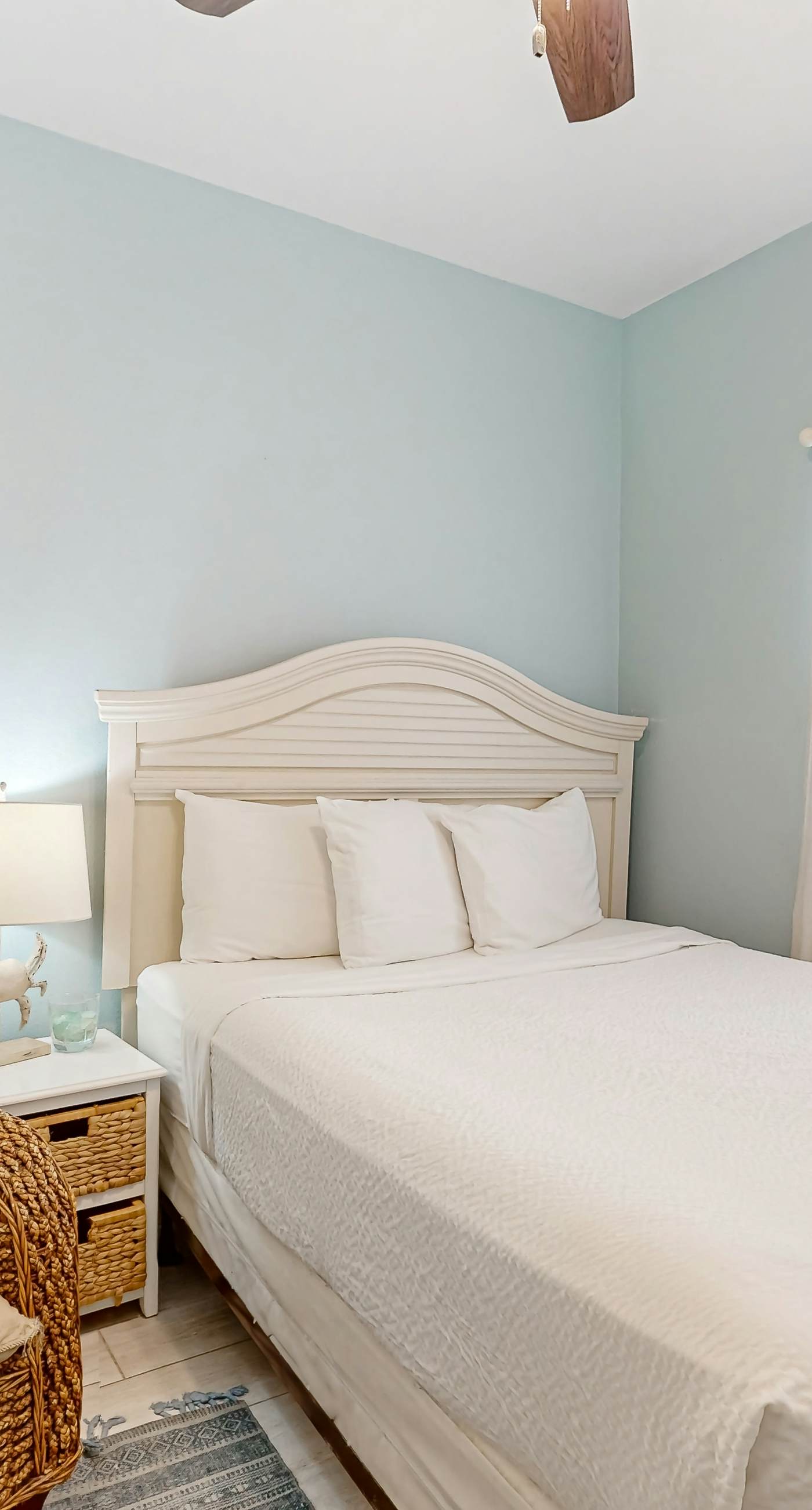 Condo with partial bay view, onsite fishing dock, beach access, & shared pool