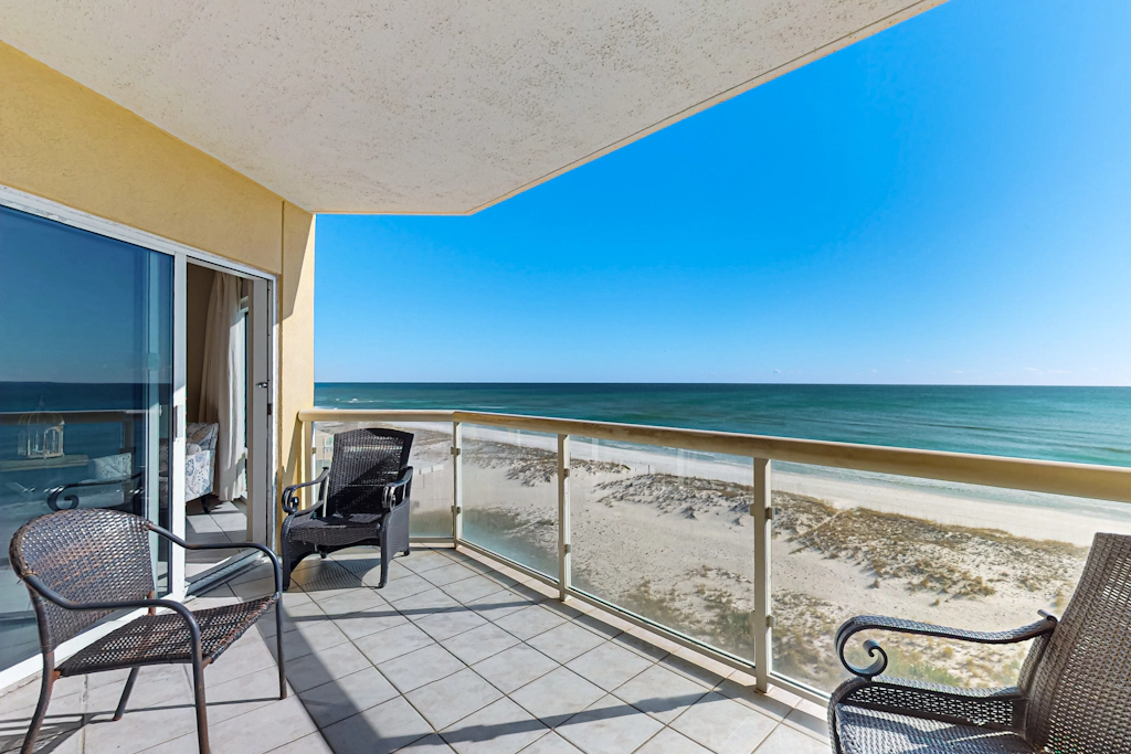 Gulf Front Condo with Onsite Pools, Fitness Center, Dry Sauna, and WiFi