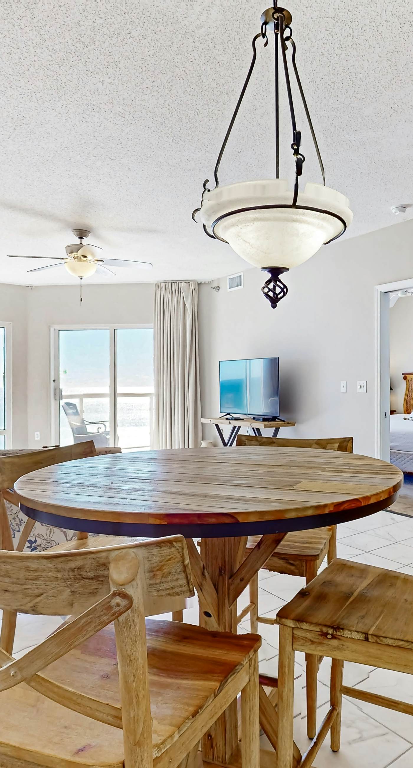 Gulf Front Condo with Onsite Pools, Fitness Center, Dry Sauna, and WiFi