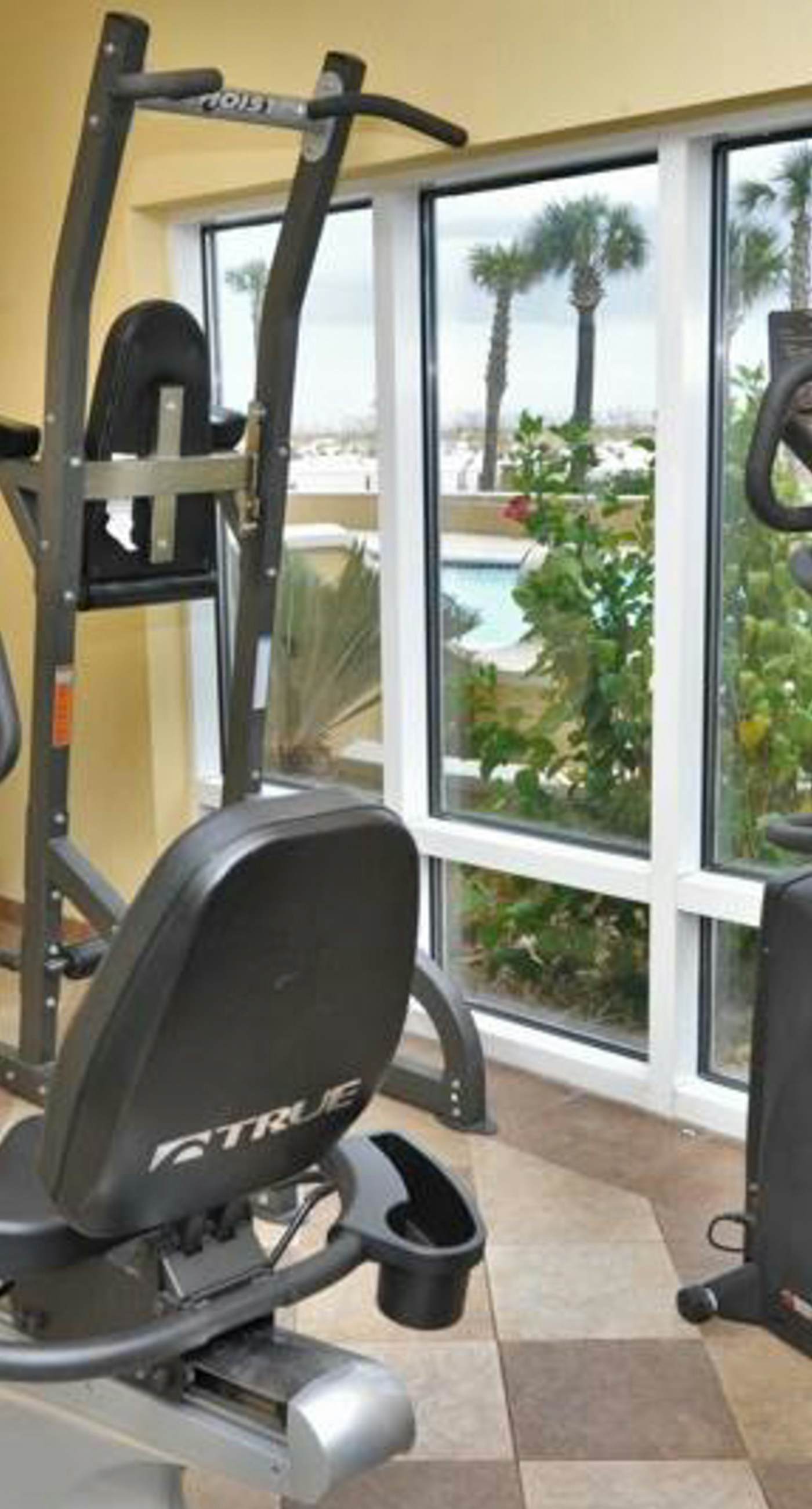 Gulf Front Condo with Onsite Pools, Fitness Center, Dry Sauna, and WiFi