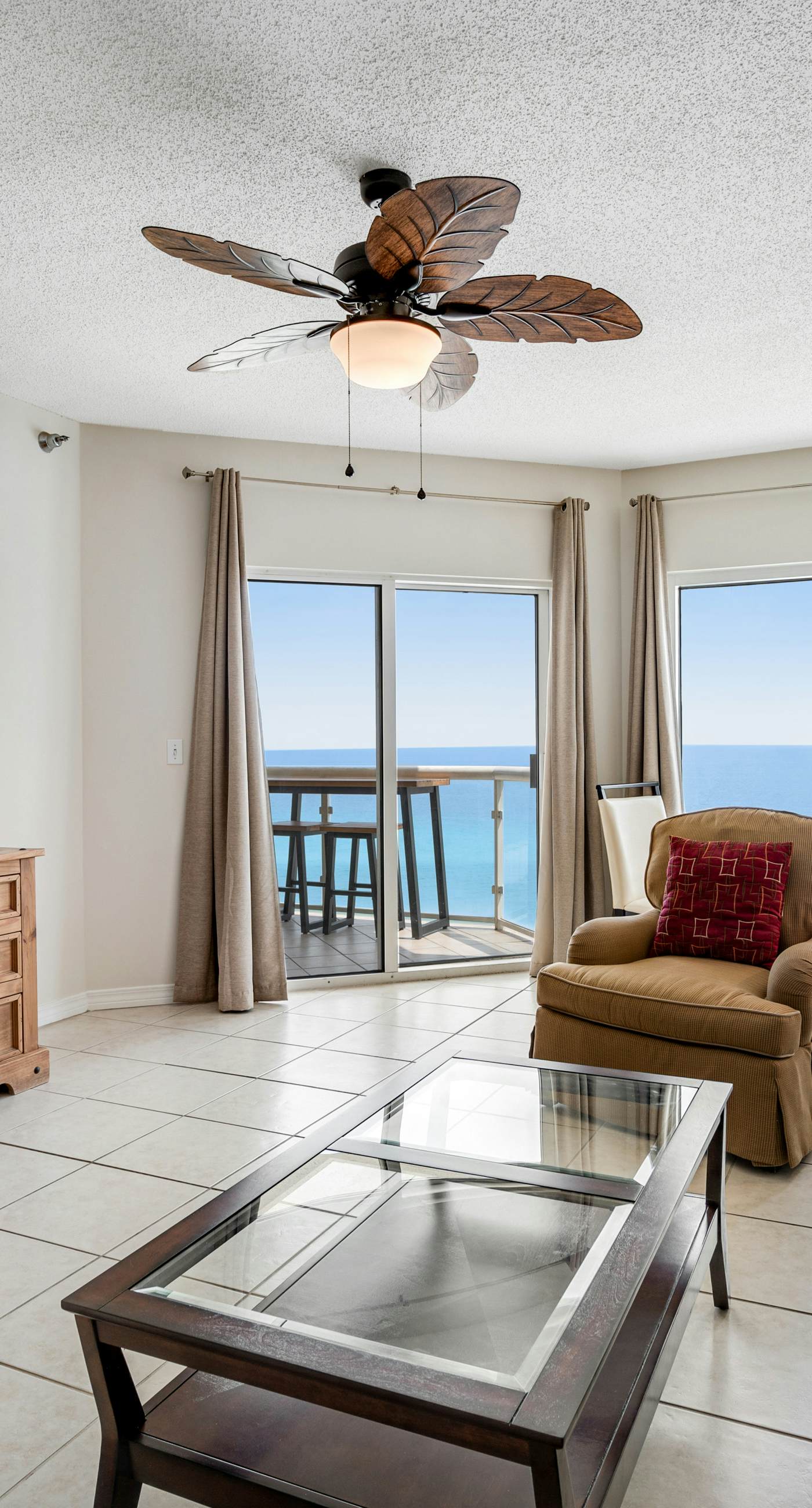 Oceanfront Condo with Free WiFi, Central AC, W&D, Shared Hot Tub, Outdoor Pool, Gym