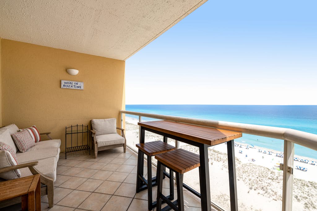 Oceanfront Condo w/Free WiFi, Central AC, W/D, Shared Hot Tub, Outdoor Pool, Gym