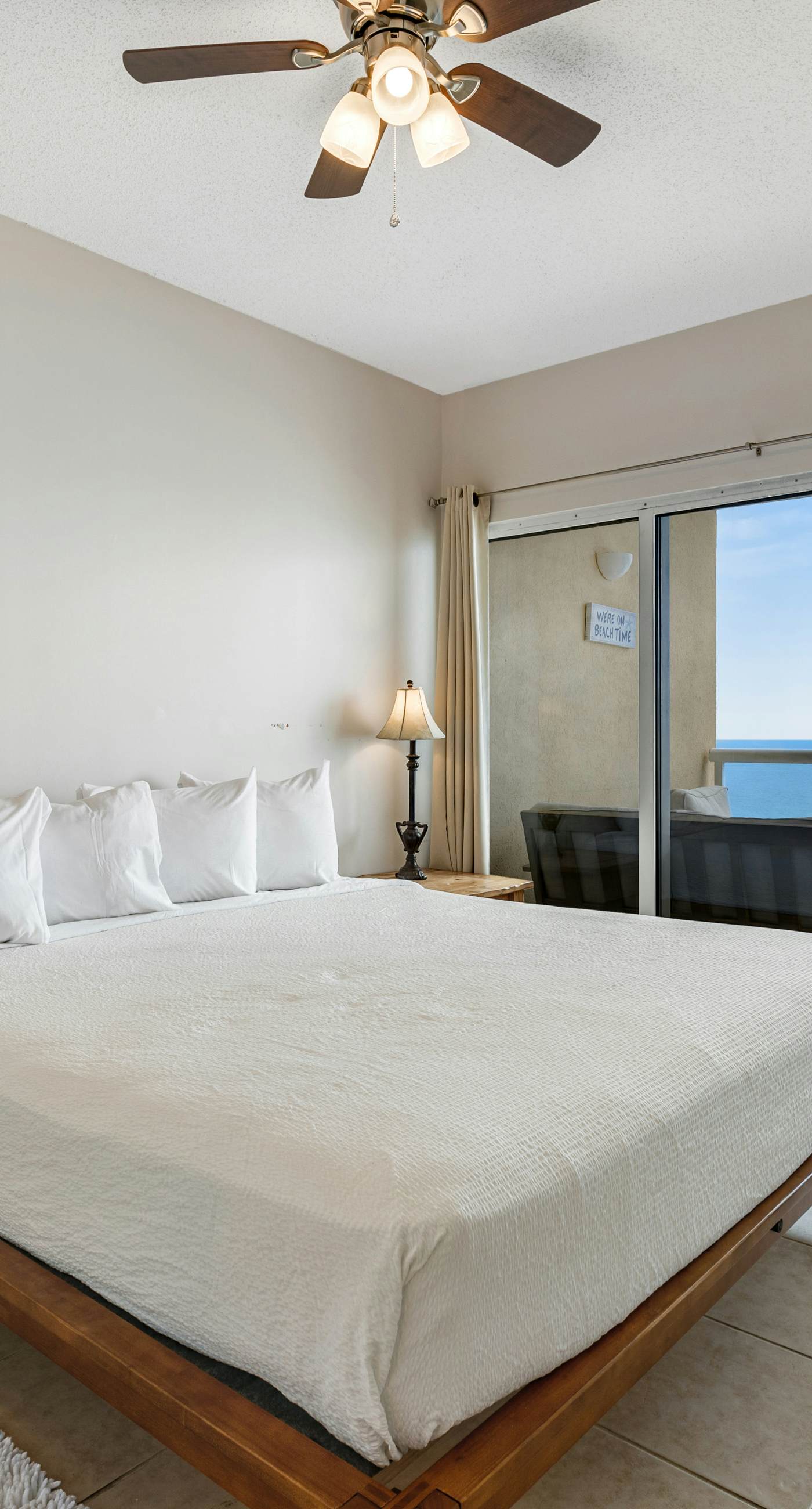 Oceanfront Condo with Free WiFi, Central AC, W&D, Shared Hot Tub, Outdoor Pool, Gym