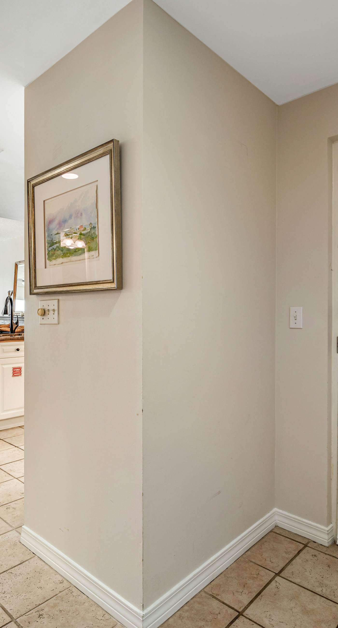 Oceanfront Condo with Free WiFi, Central AC, W&D, Shared Hot Tub, Outdoor Pool, Gym